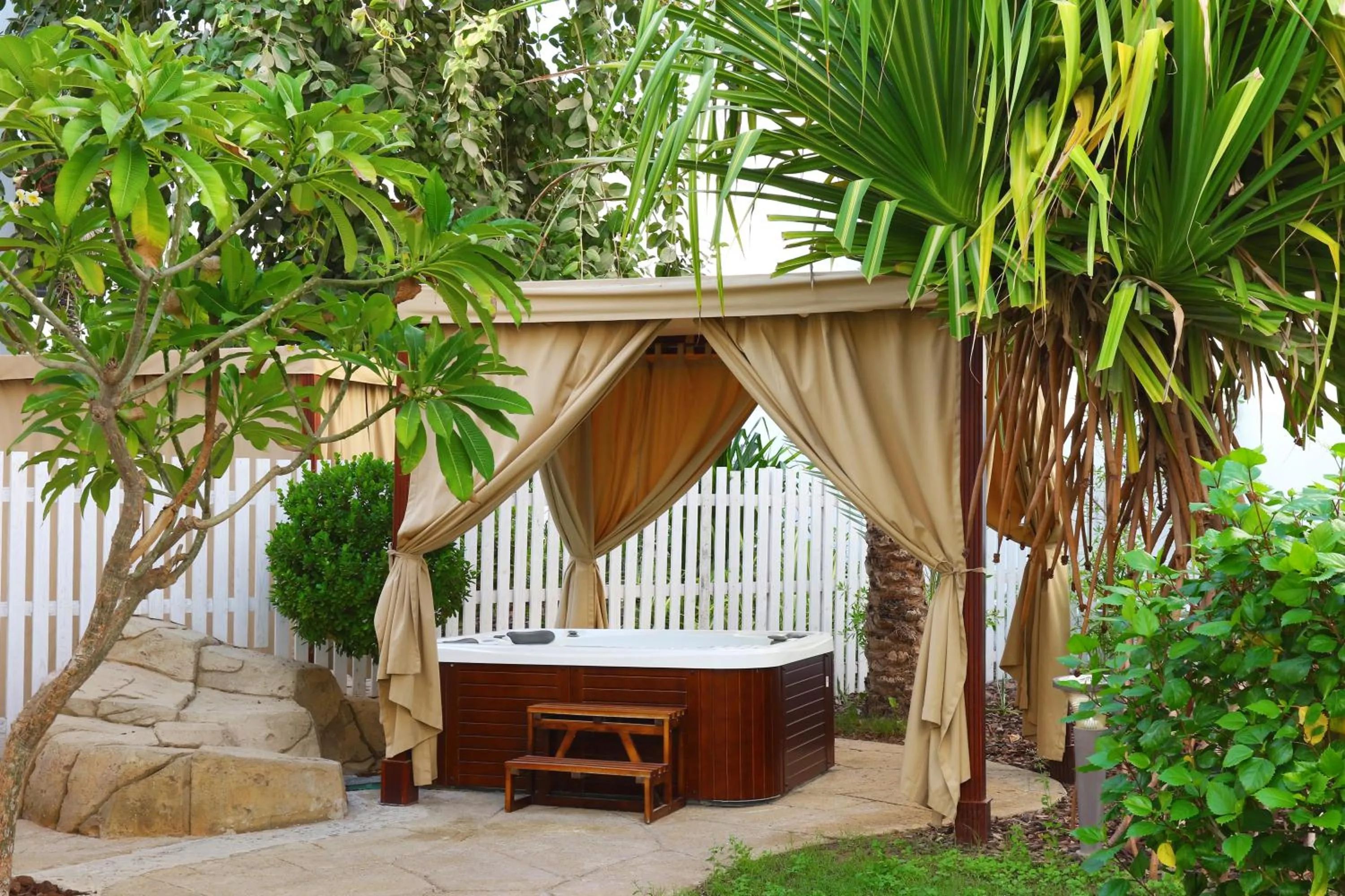 Guests in Dubai Marine Beach Resort & Spa