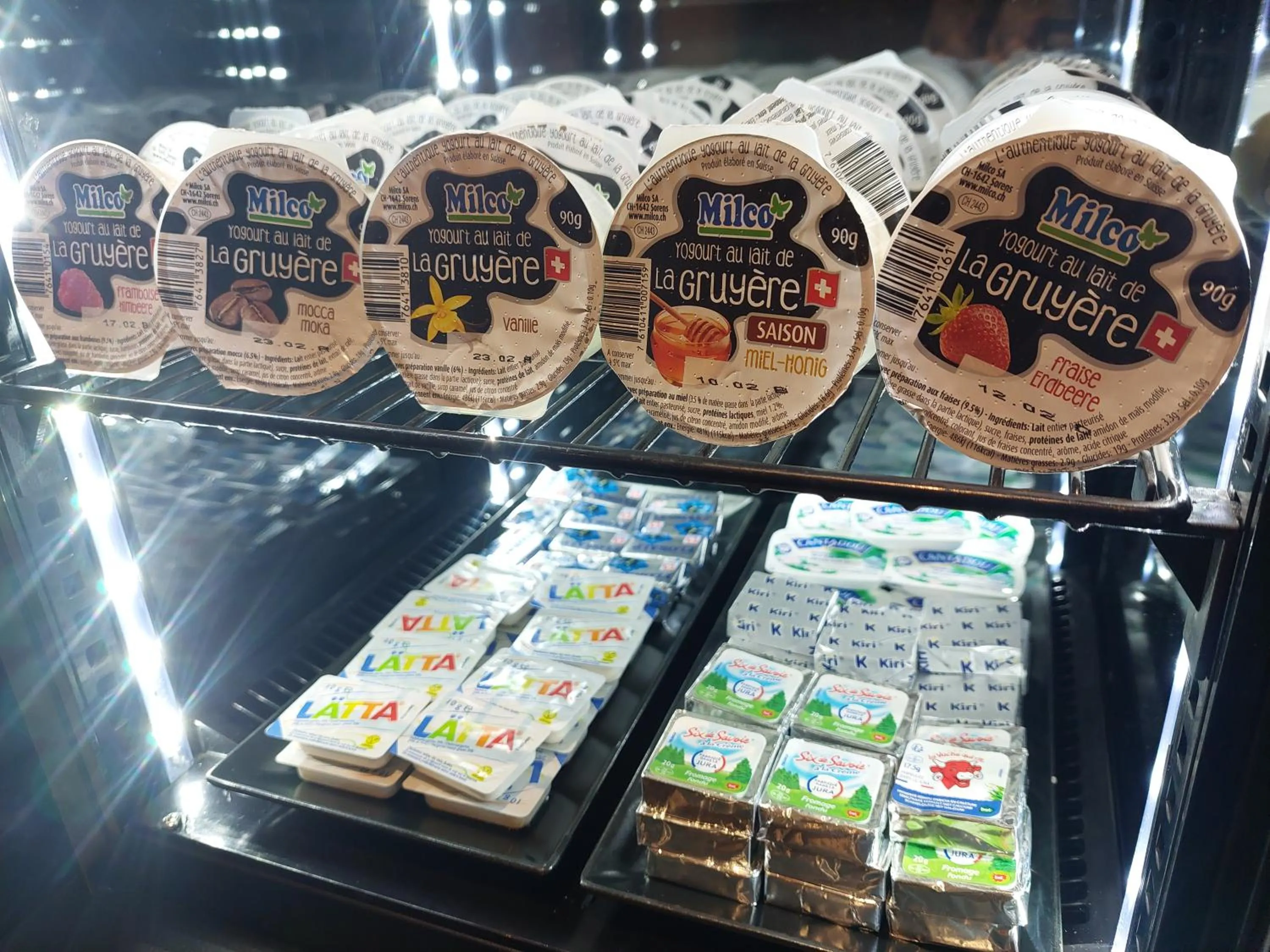 Swimming pool in Hôtel Rallye & Entrées aux Bains de la Gruyère