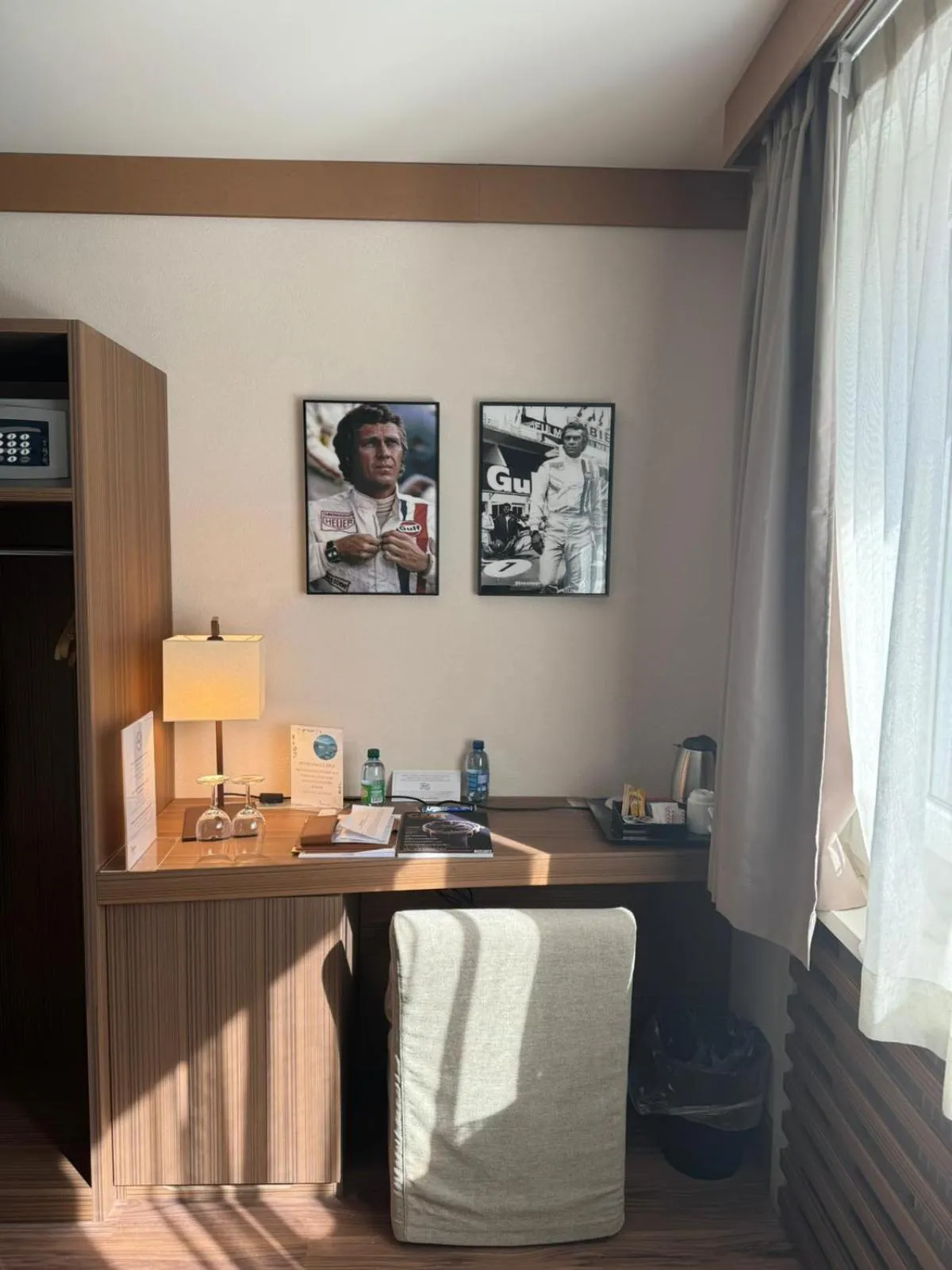 Bedroom in Hôtel Rallye & Entrées aux Bains de la Gruyère