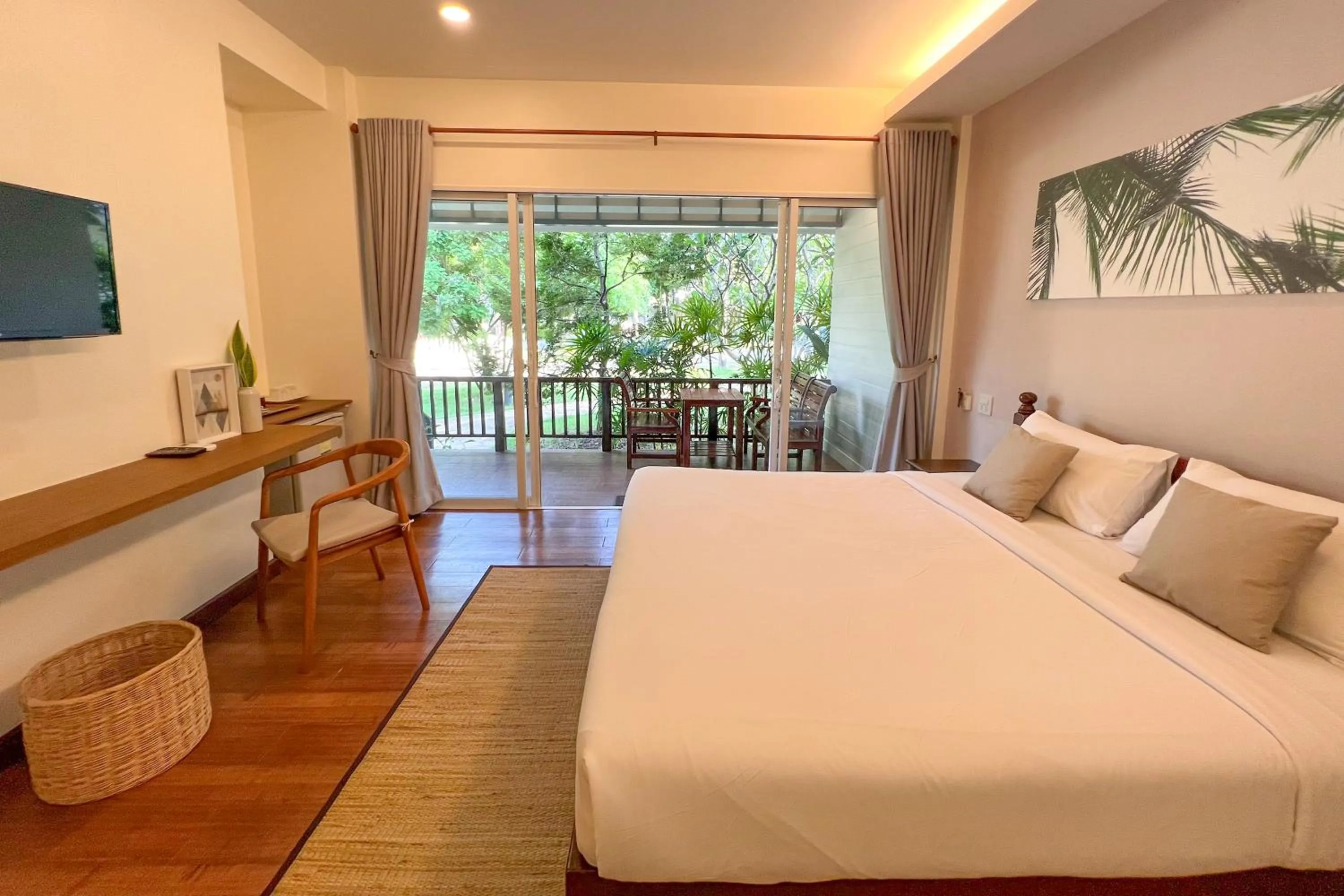 Bed in Nisasiri Boutique Resort
