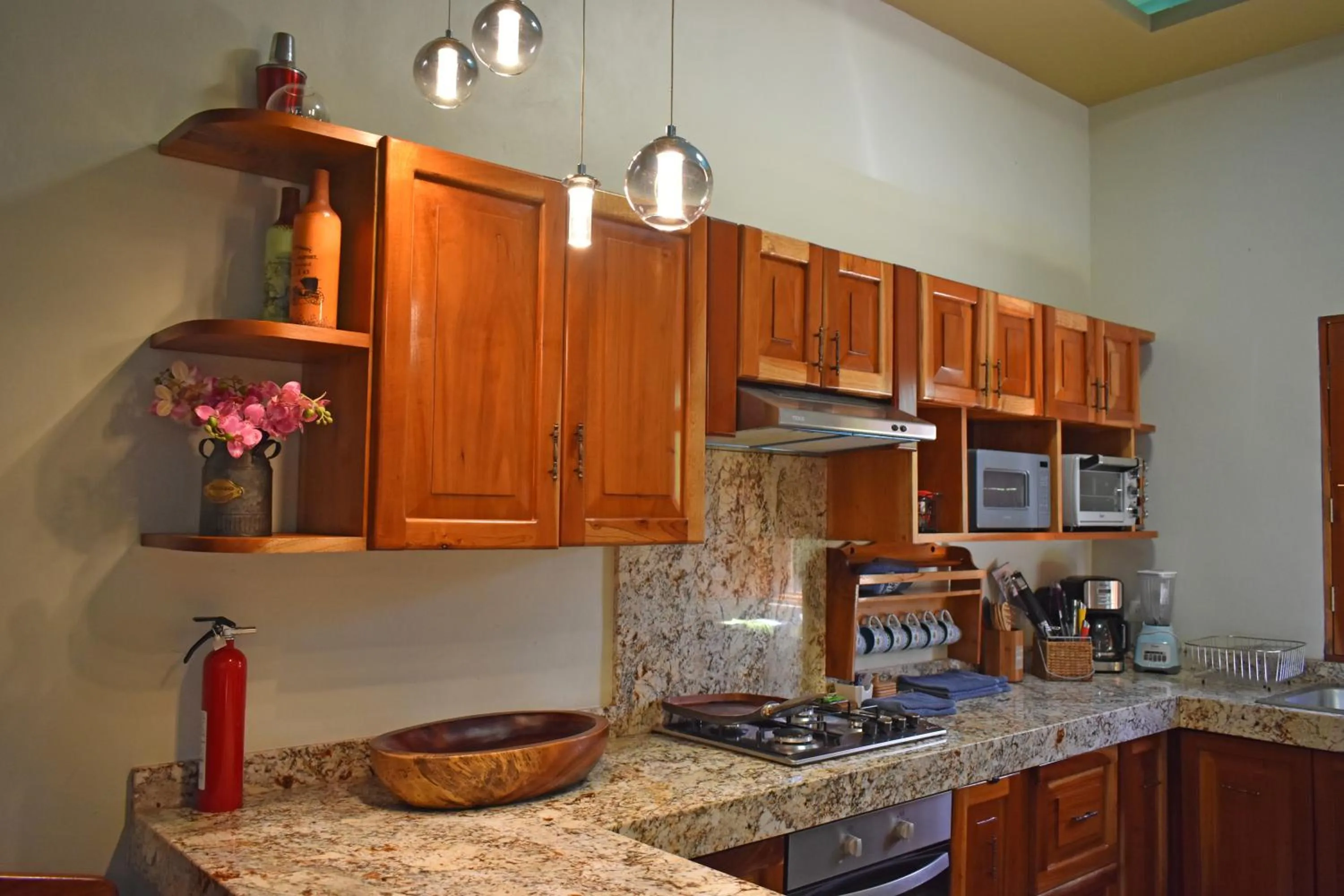 Kitchen or kitchenette in VILLA UNAHANA