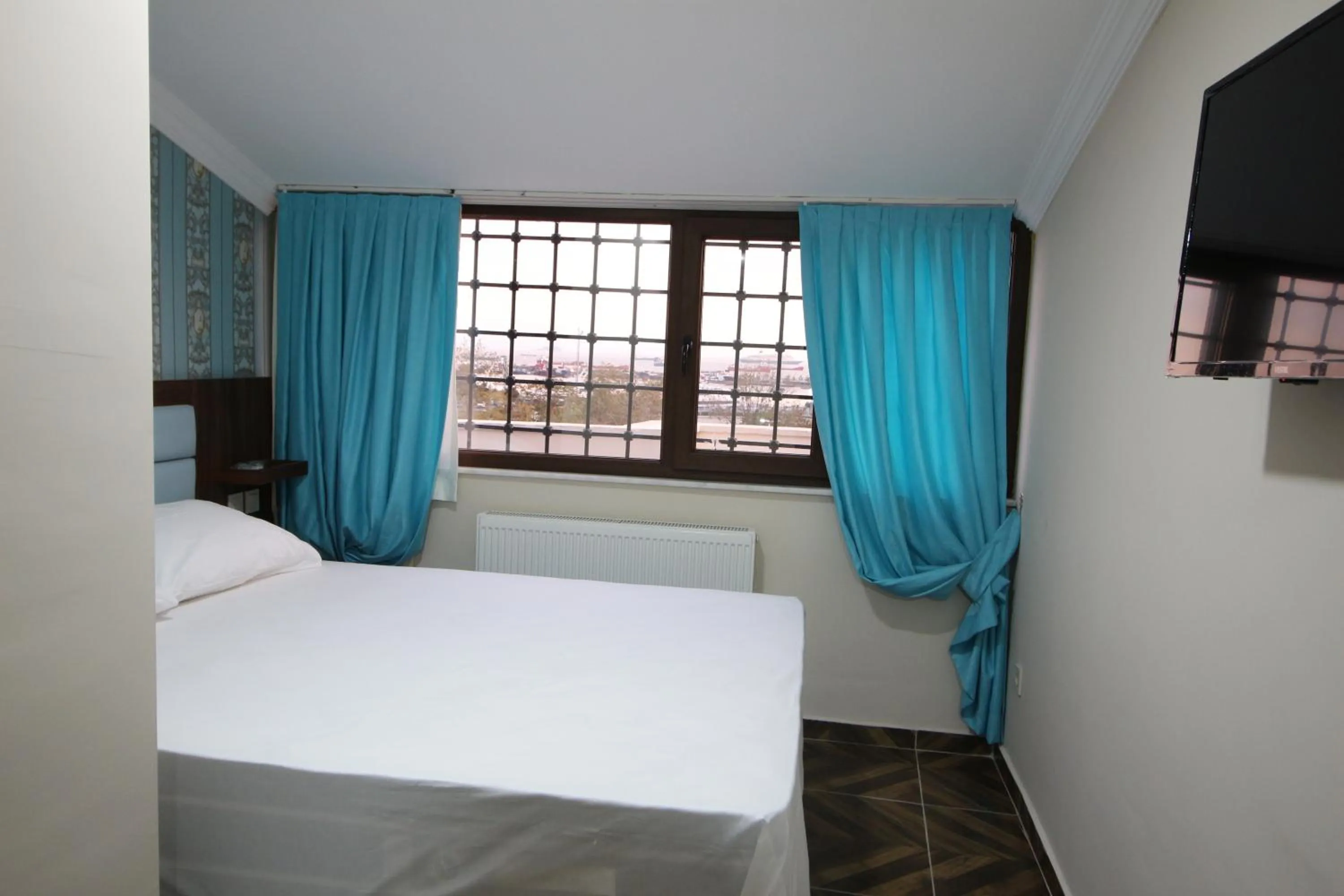 Bed in HOTEL ÜMİT YENİKAPI