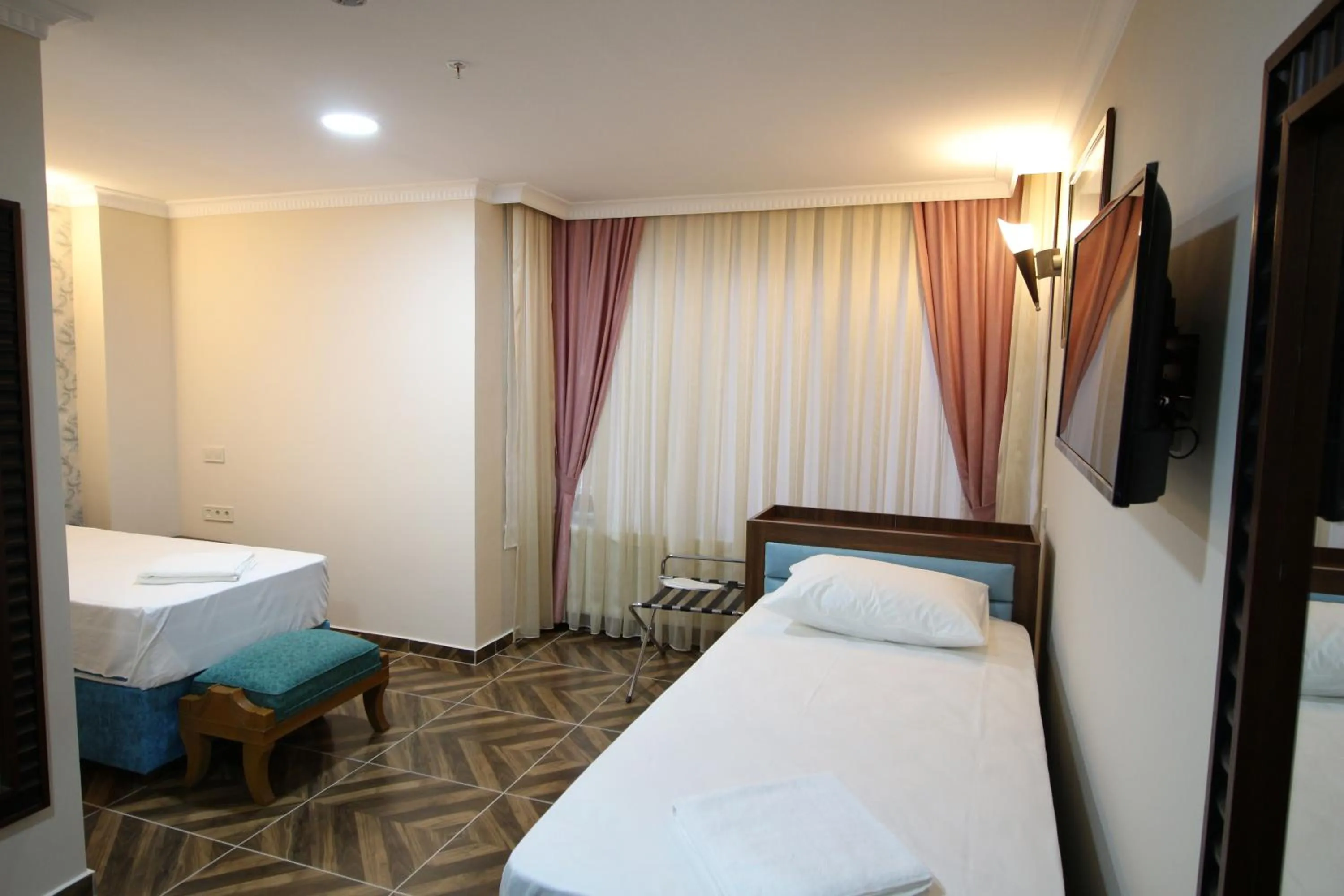 Photo of the whole room, Bed in HOTEL ÜMİT YENİKAPI