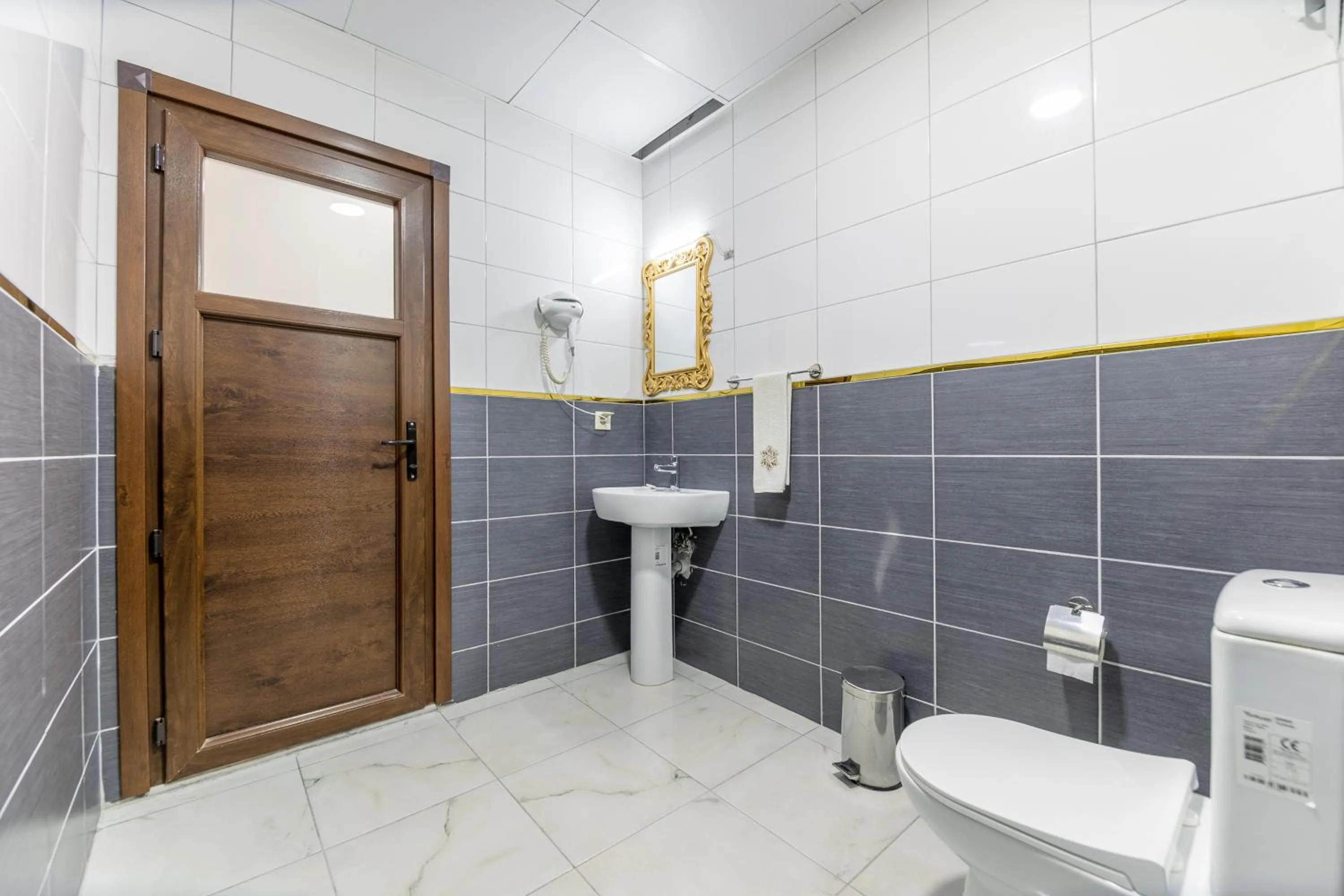 Shower in HOTEL ÜMİT YENİKAPI