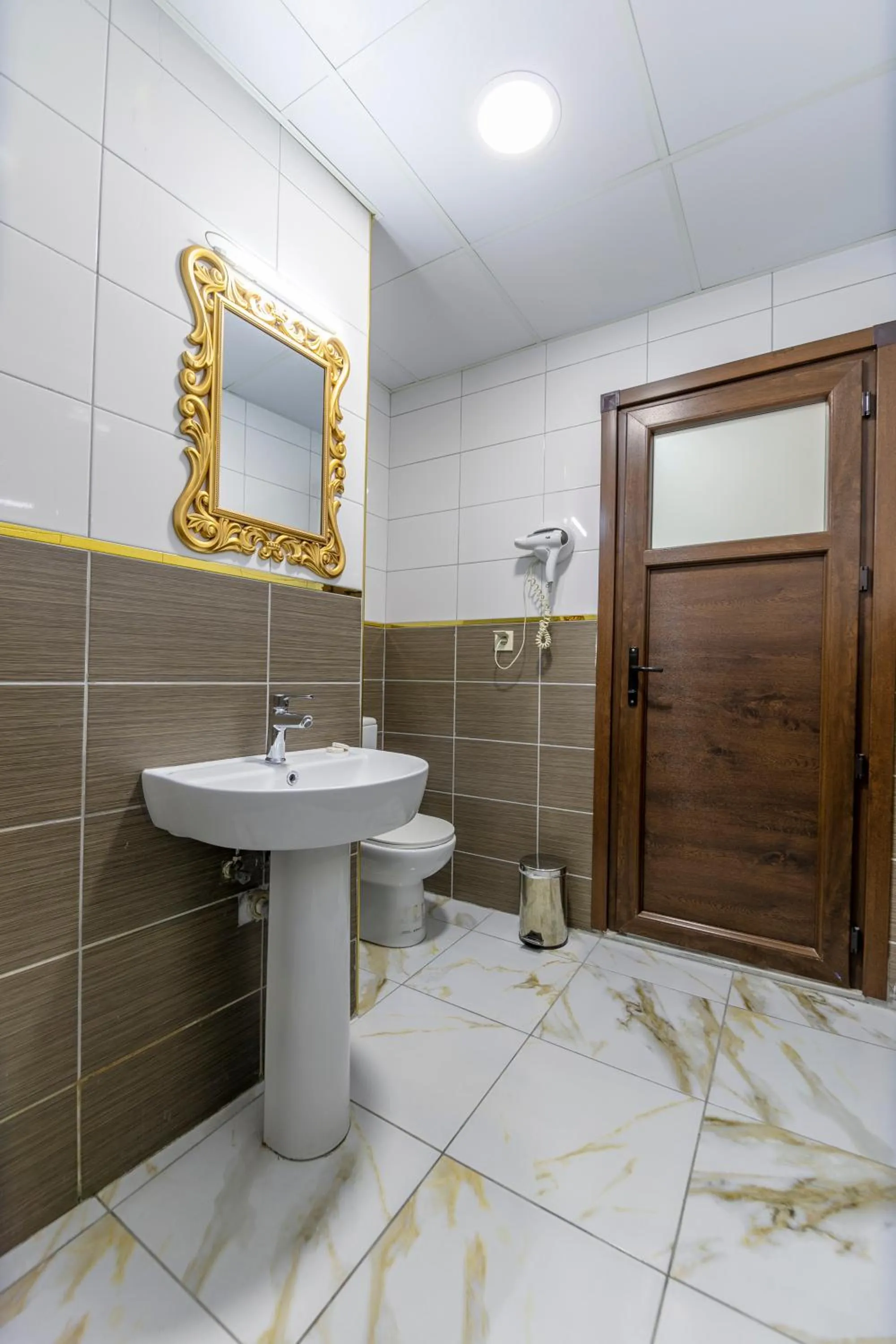 Shower in HOTEL ÜMİT YENİKAPI