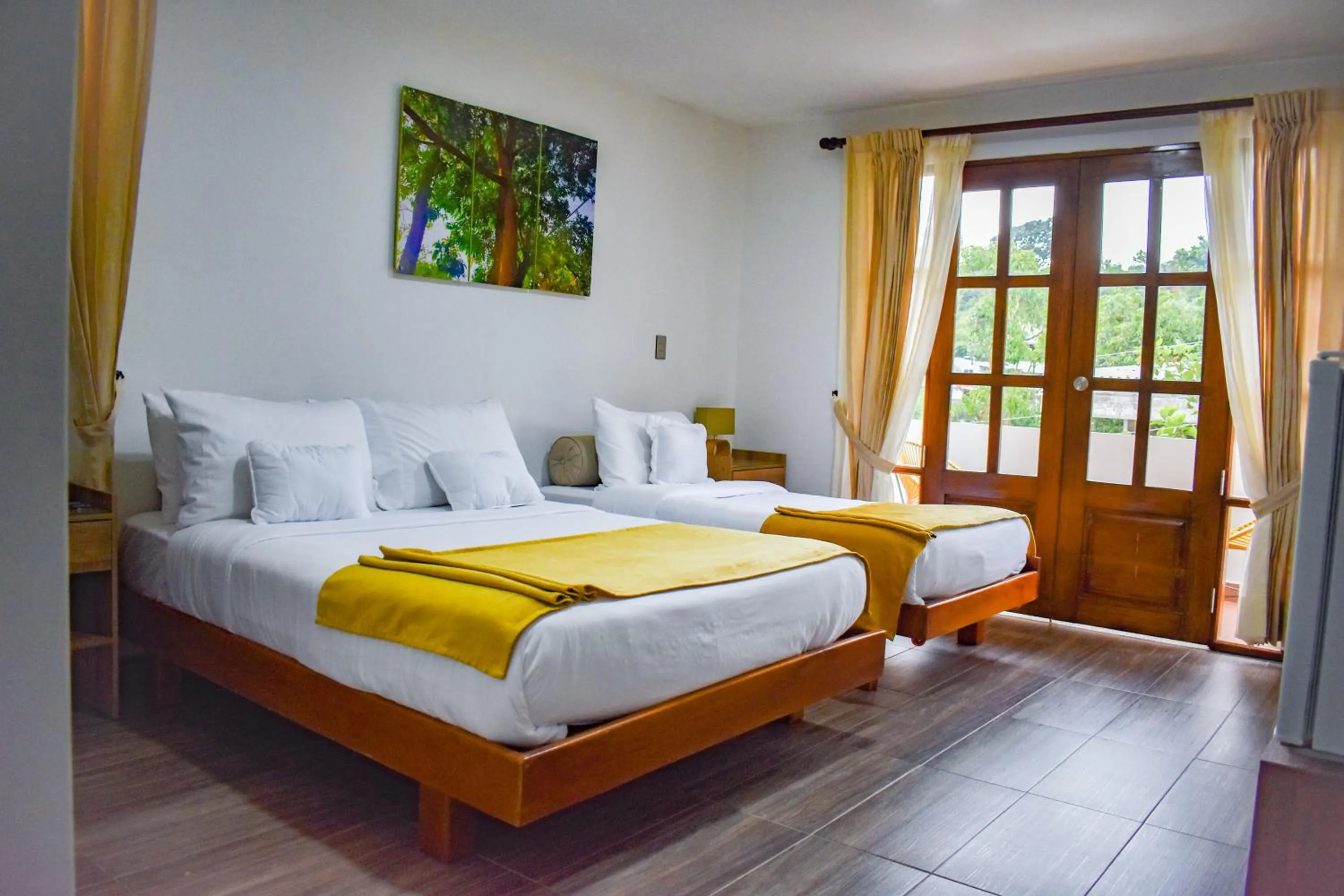 Triple Room with Balcony in Hotel On The Rock