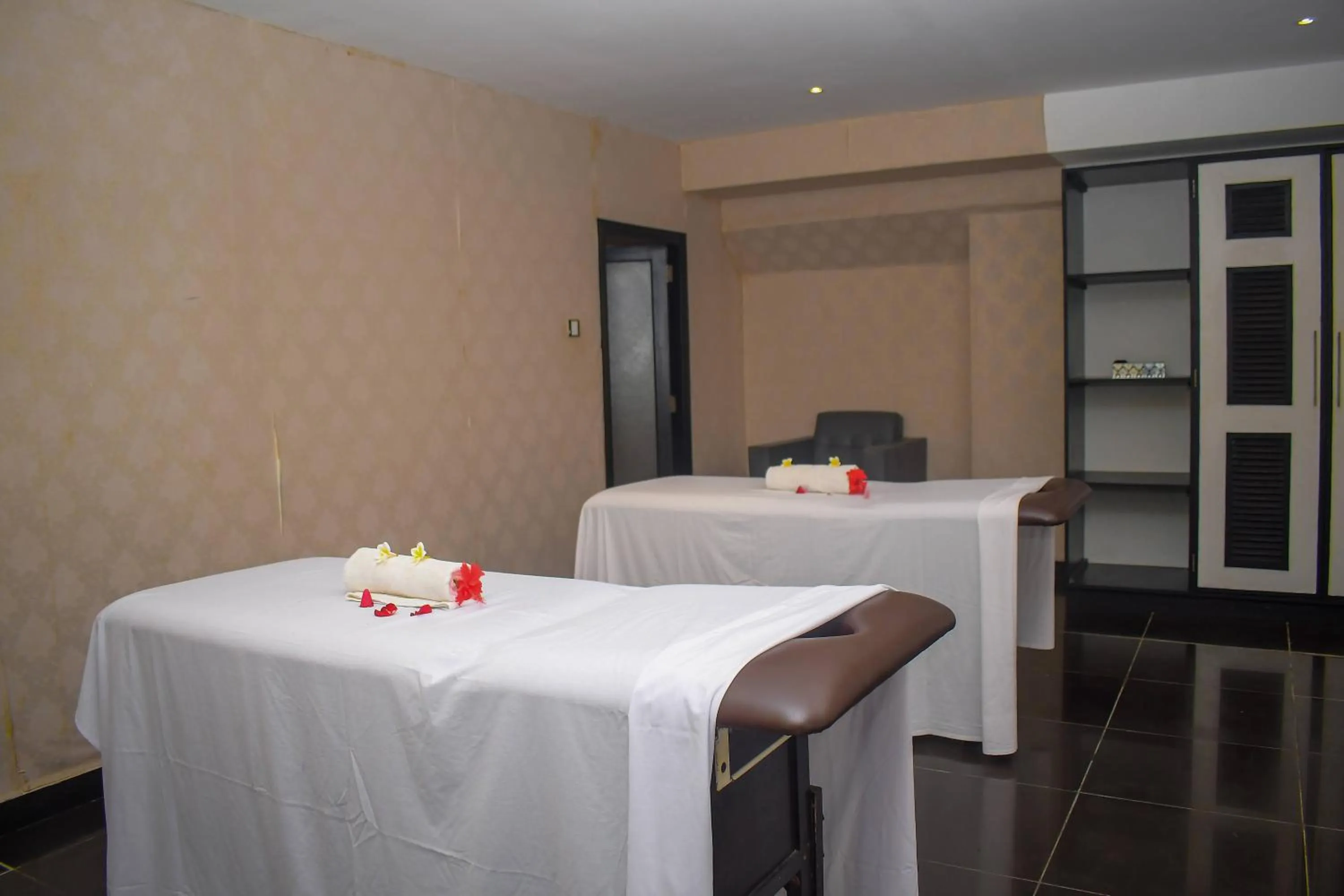 Massage in Cocoa Luxury Resort, Nyali, Mombasa