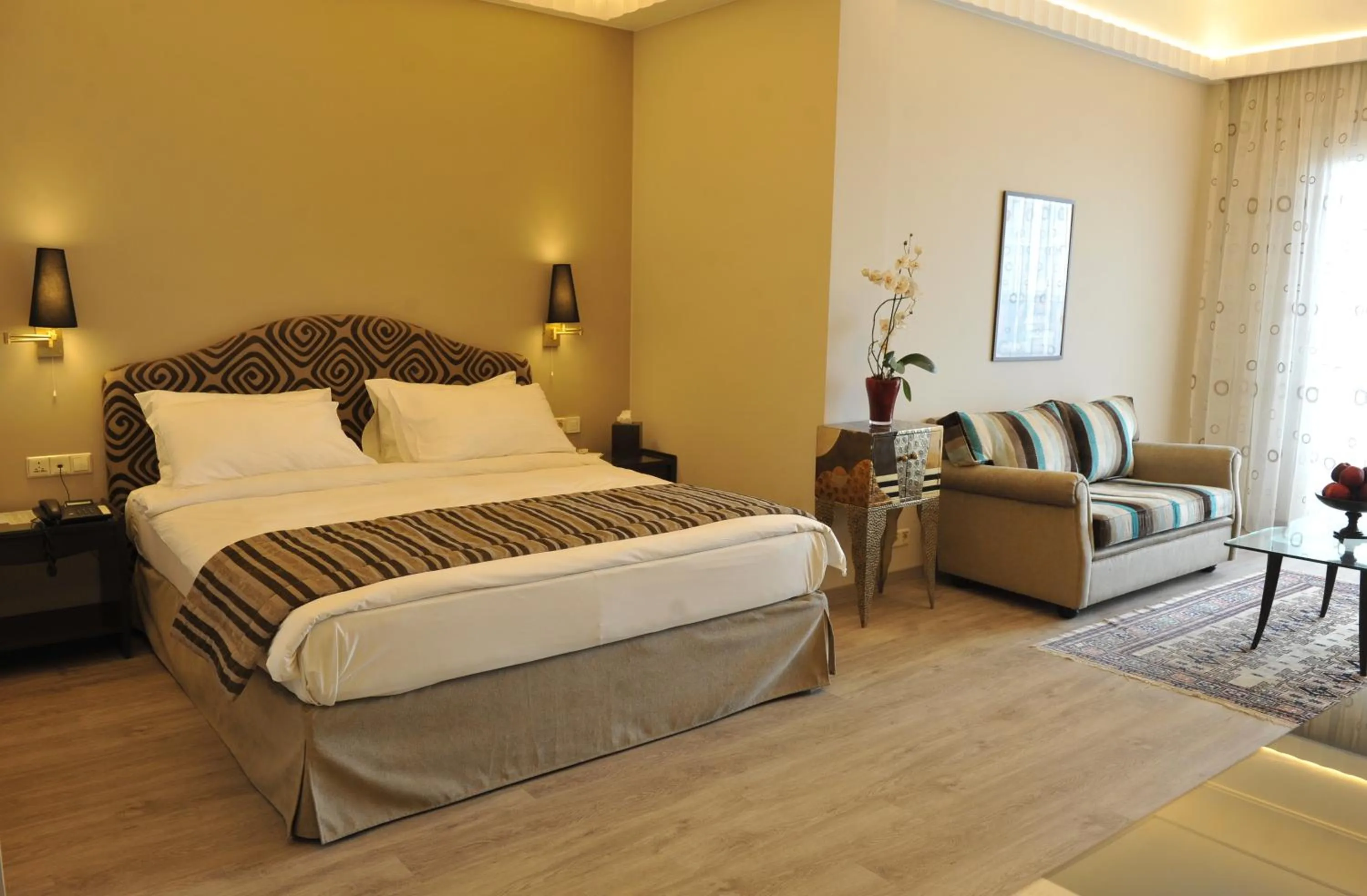 Bed in Warwick Palm Beach Hotel