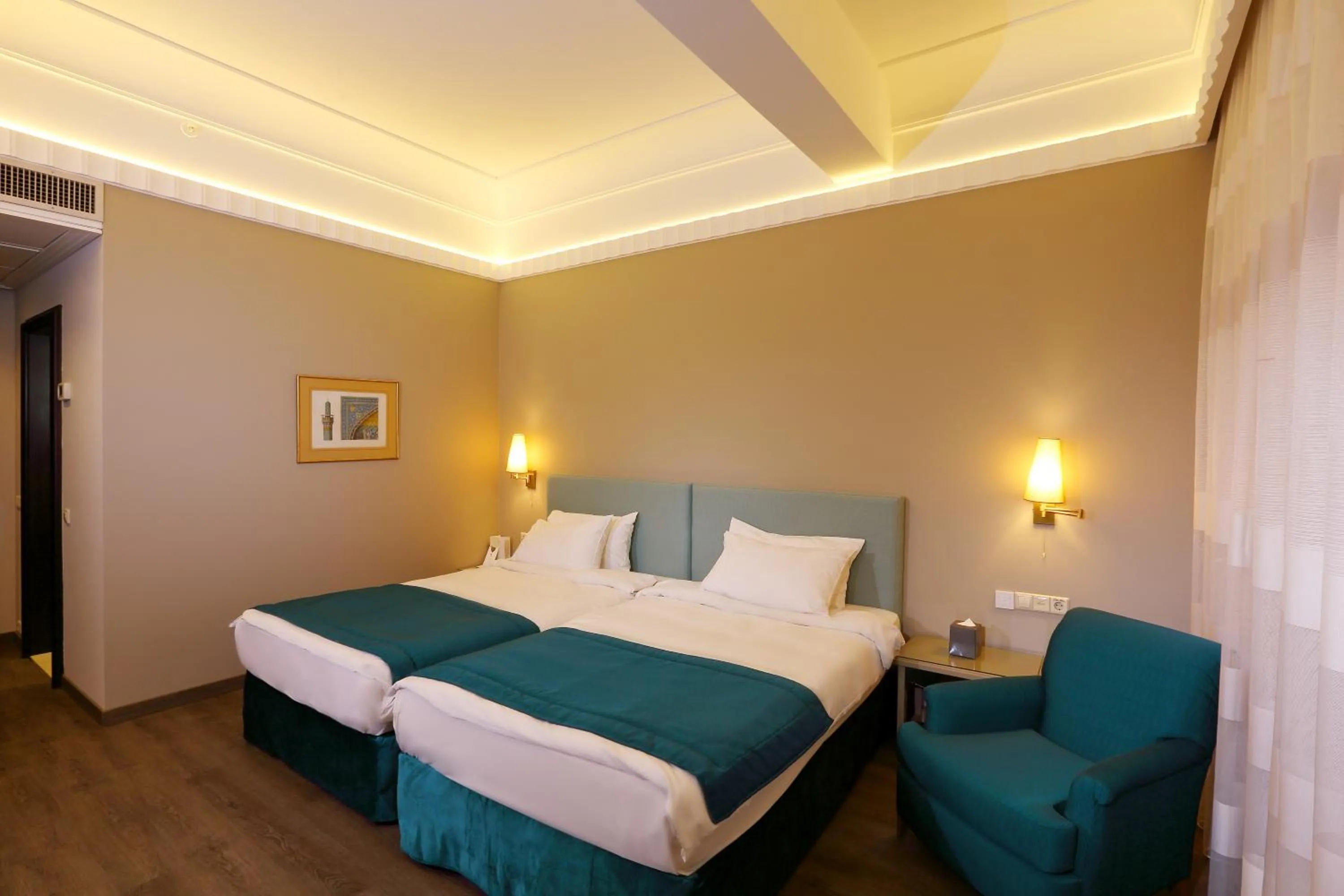 Bed in Warwick Palm Beach Hotel