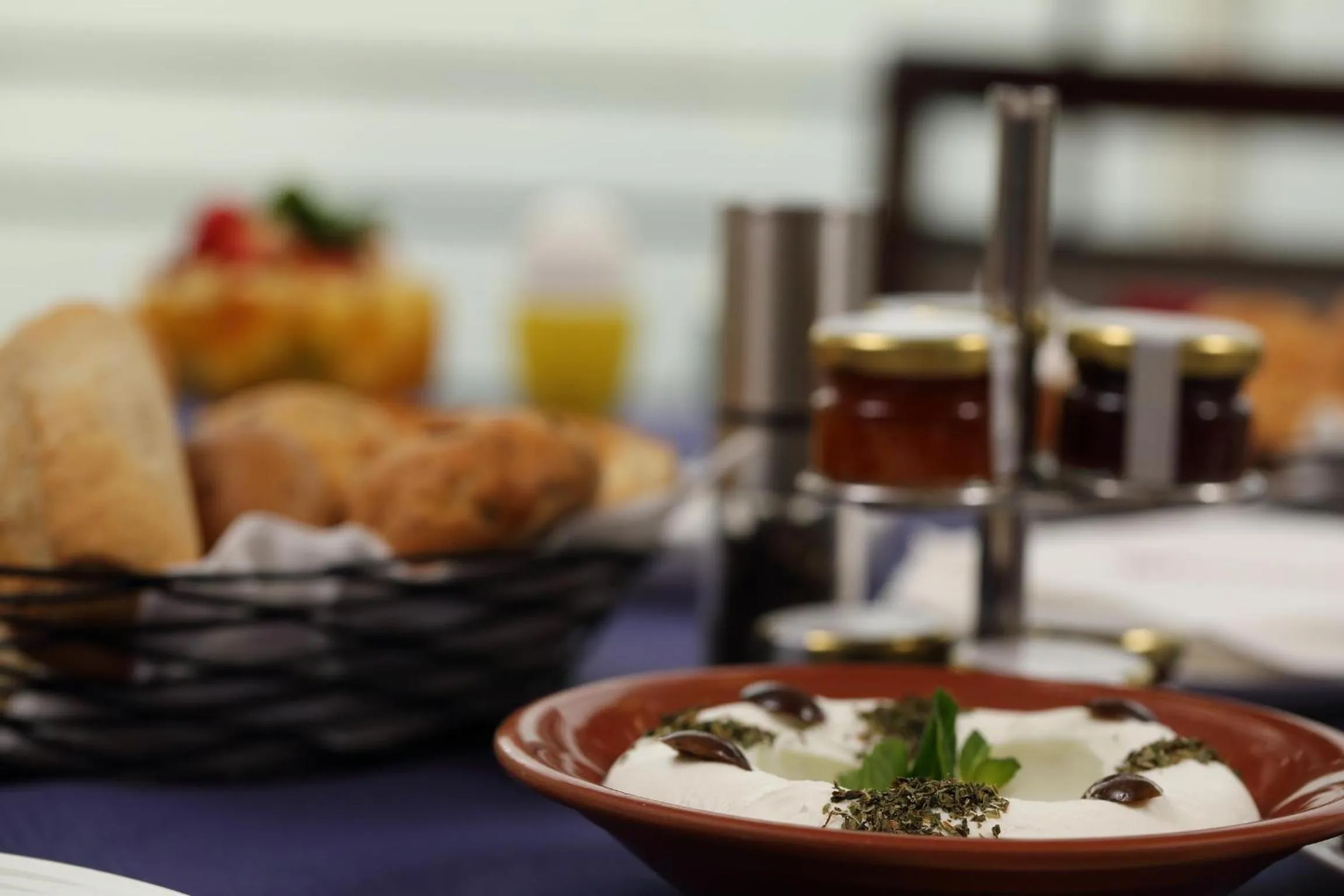 Food in Warwick Palm Beach Hotel