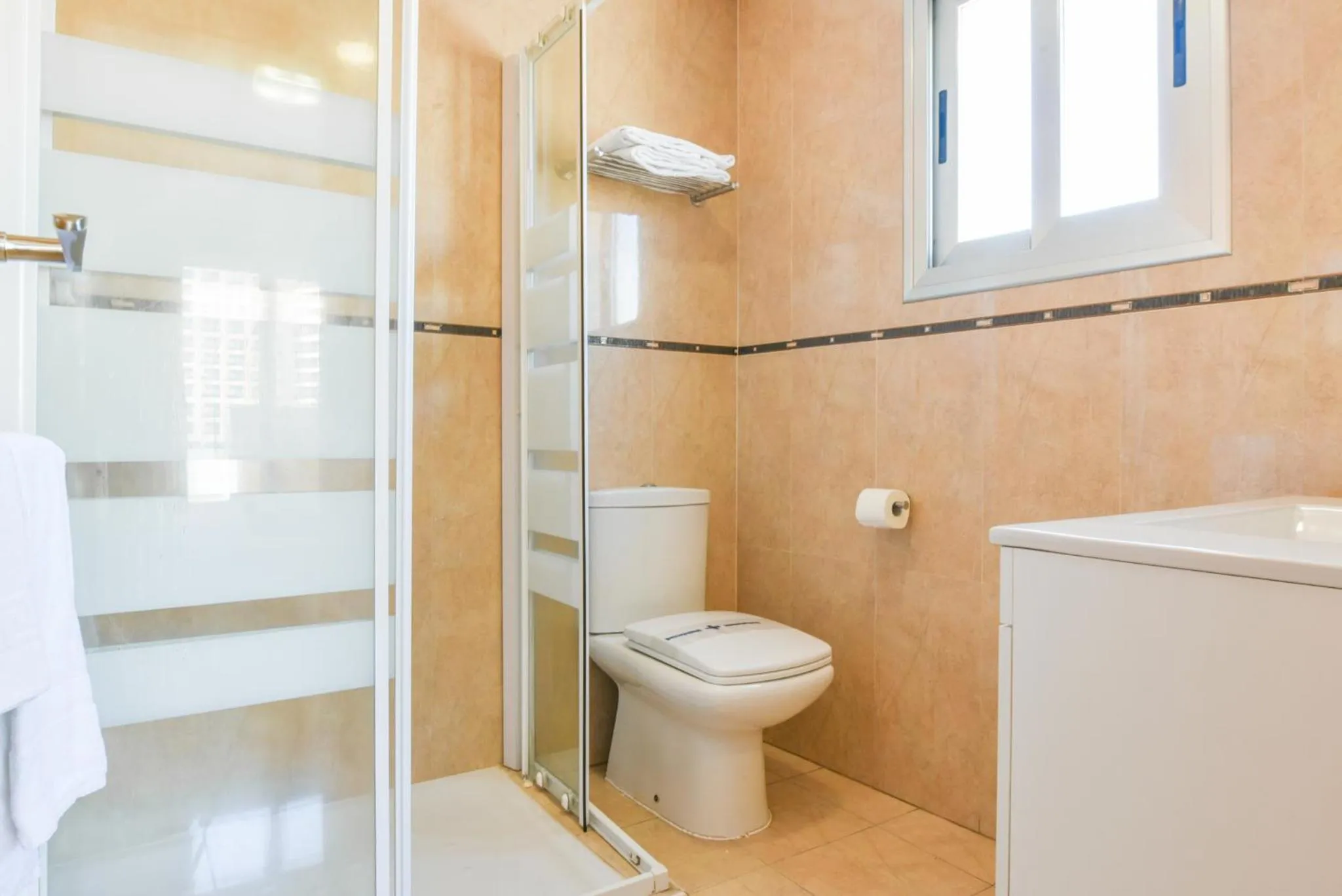 Bathroom in Vegasol Playa AT