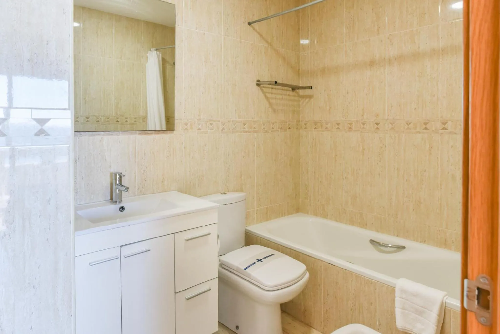 Bathroom in Vegasol Playa AT