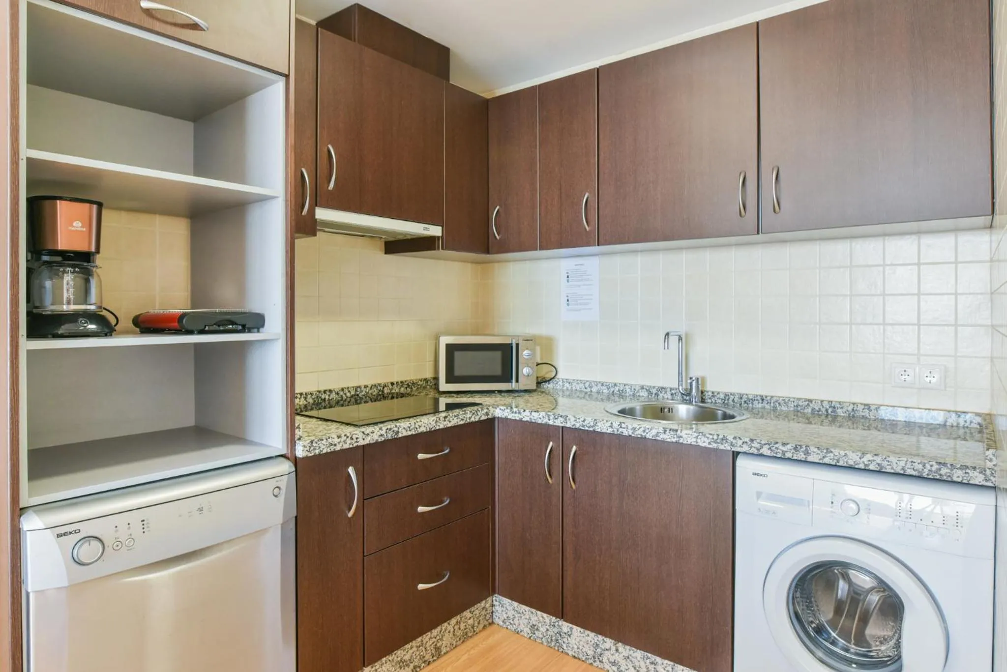 kitchen in Vegasol Playa AT
