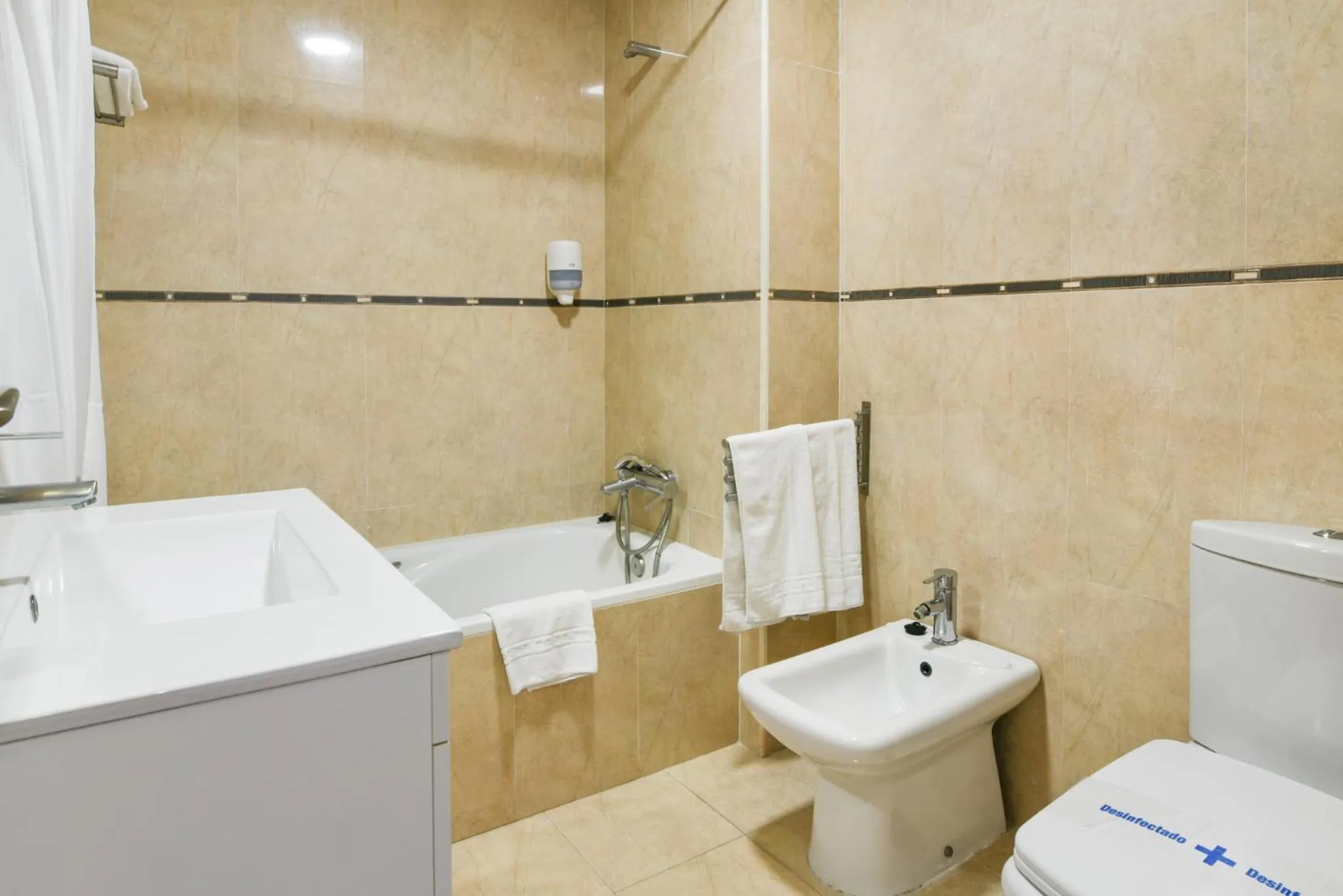 Bathroom in Vegasol Playa AT