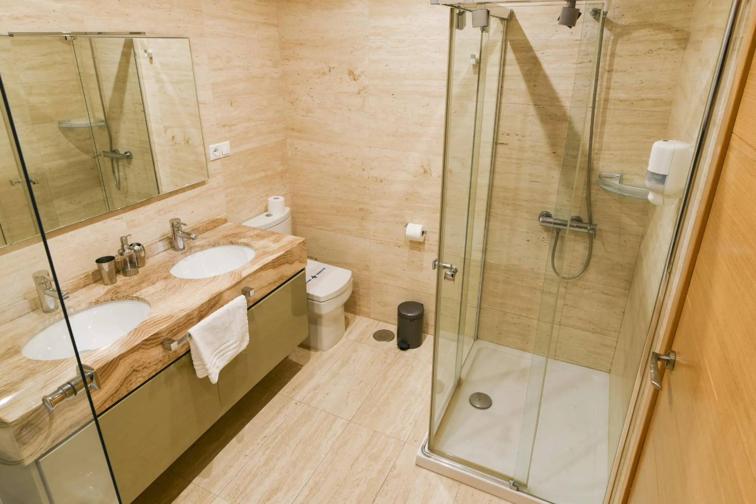 Bathroom in Vegasol Playa AT