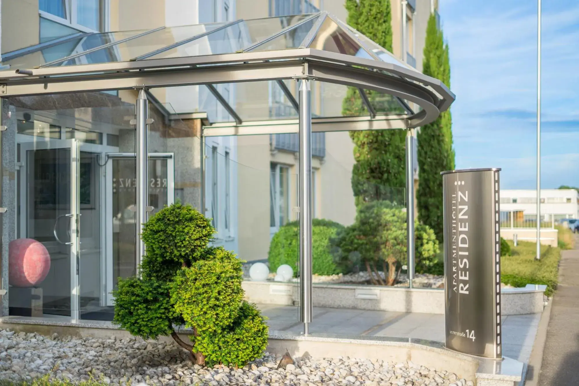 Facade/entrance in Residenzhotel Stuttgart Airport, Sure Hotel Collection by Best Western Facade/entrance in Residenzhotel Stuttgart Airport, Sure Hotel Collection by Best Western