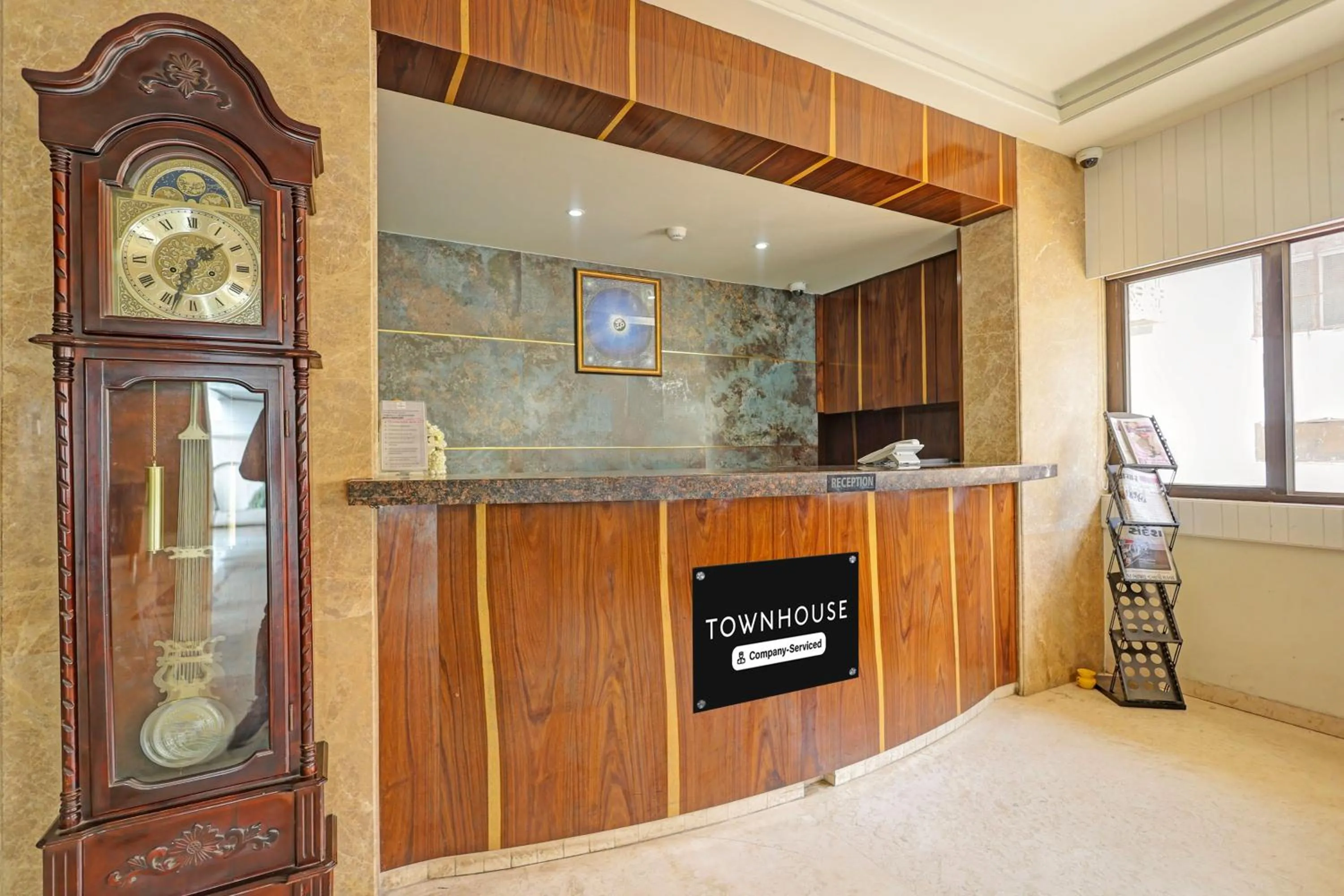 Lobby or reception in Super Townhouse Vadodara Railway Station Road Formerly Hotel Raajpath