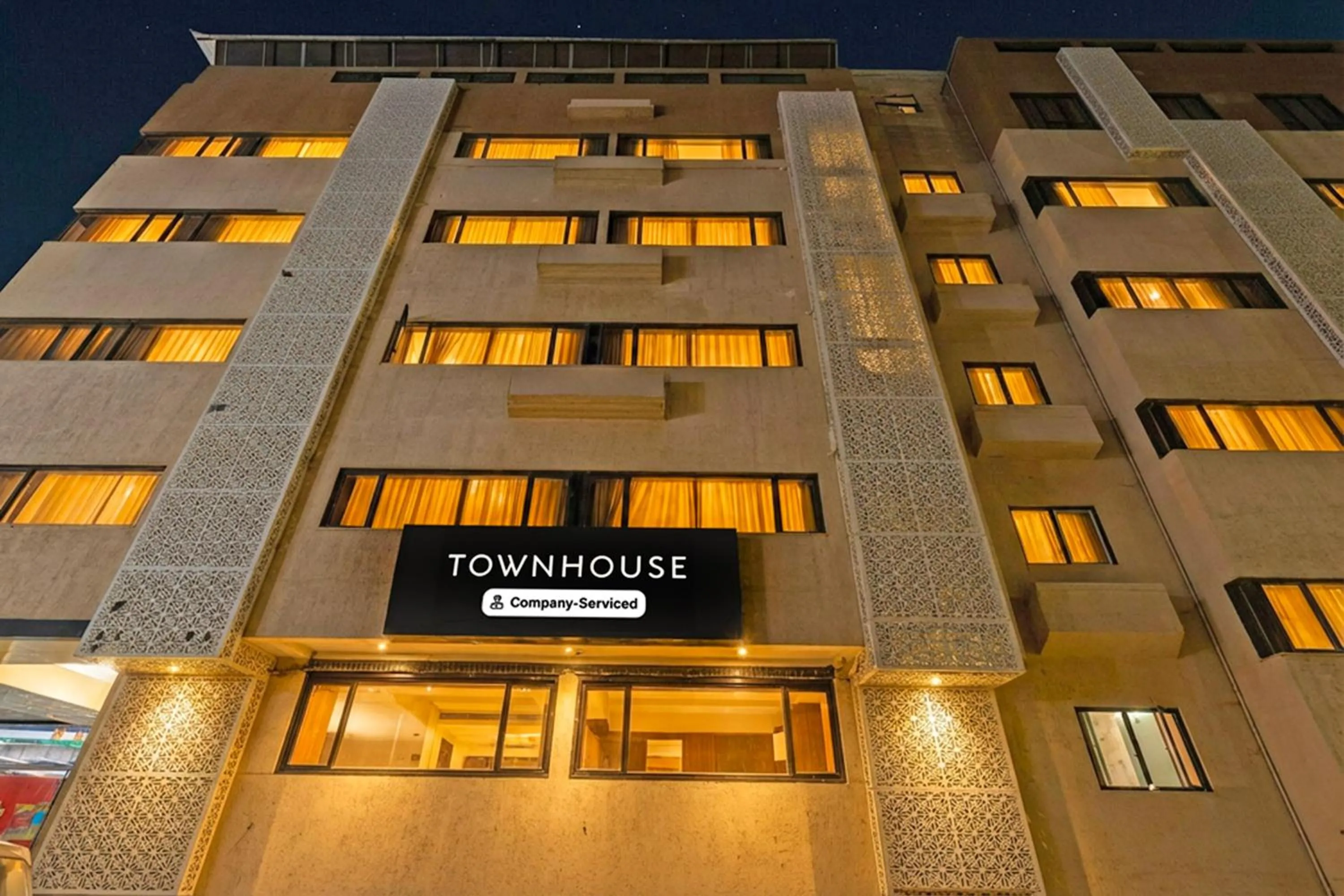 Facade/entrance in Super Townhouse Vadodara Railway Station Road Formerly Hotel Raajpath