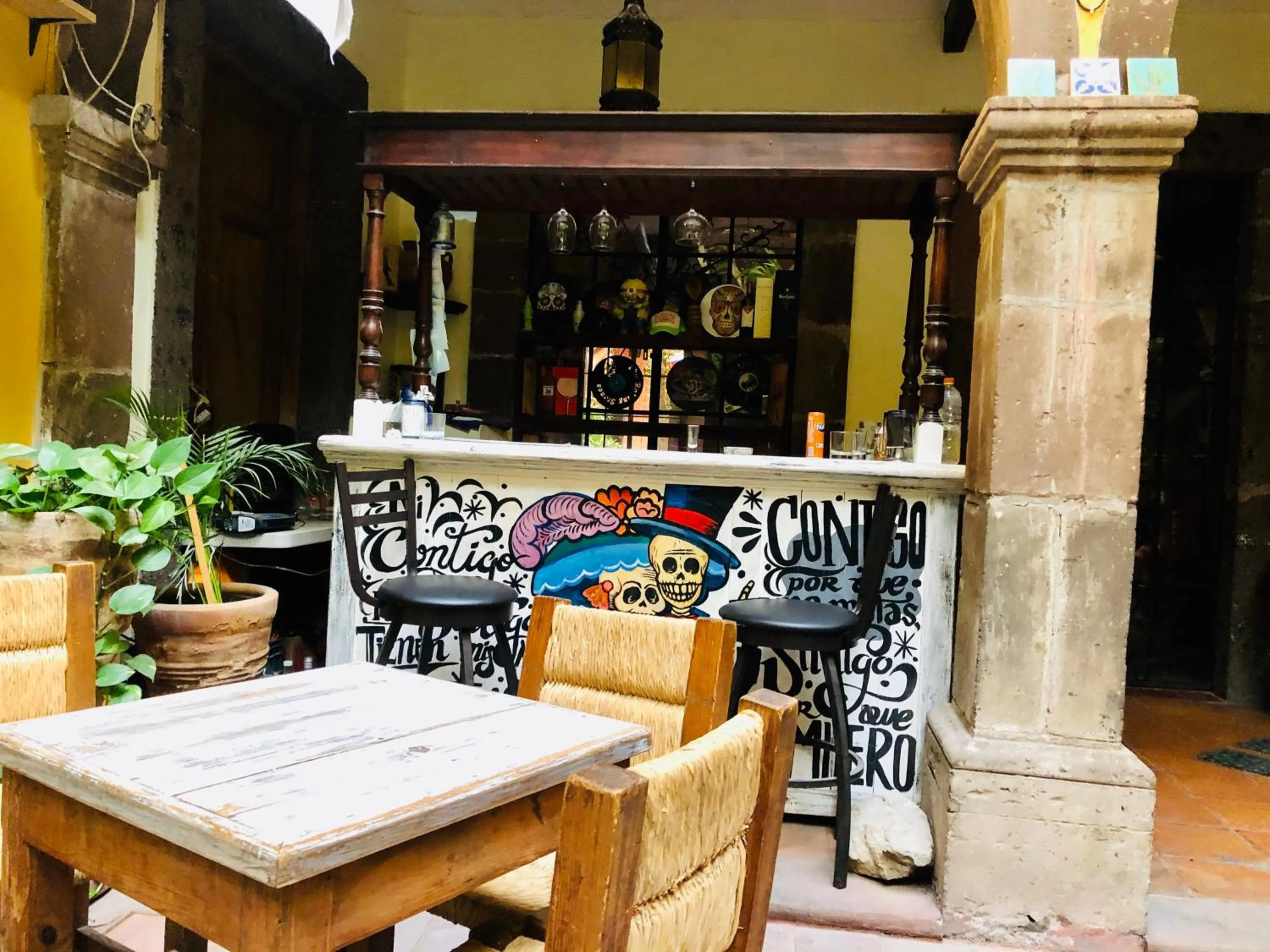 Lounge or bar in Hotel Mansión Virreyes by Rotamundos