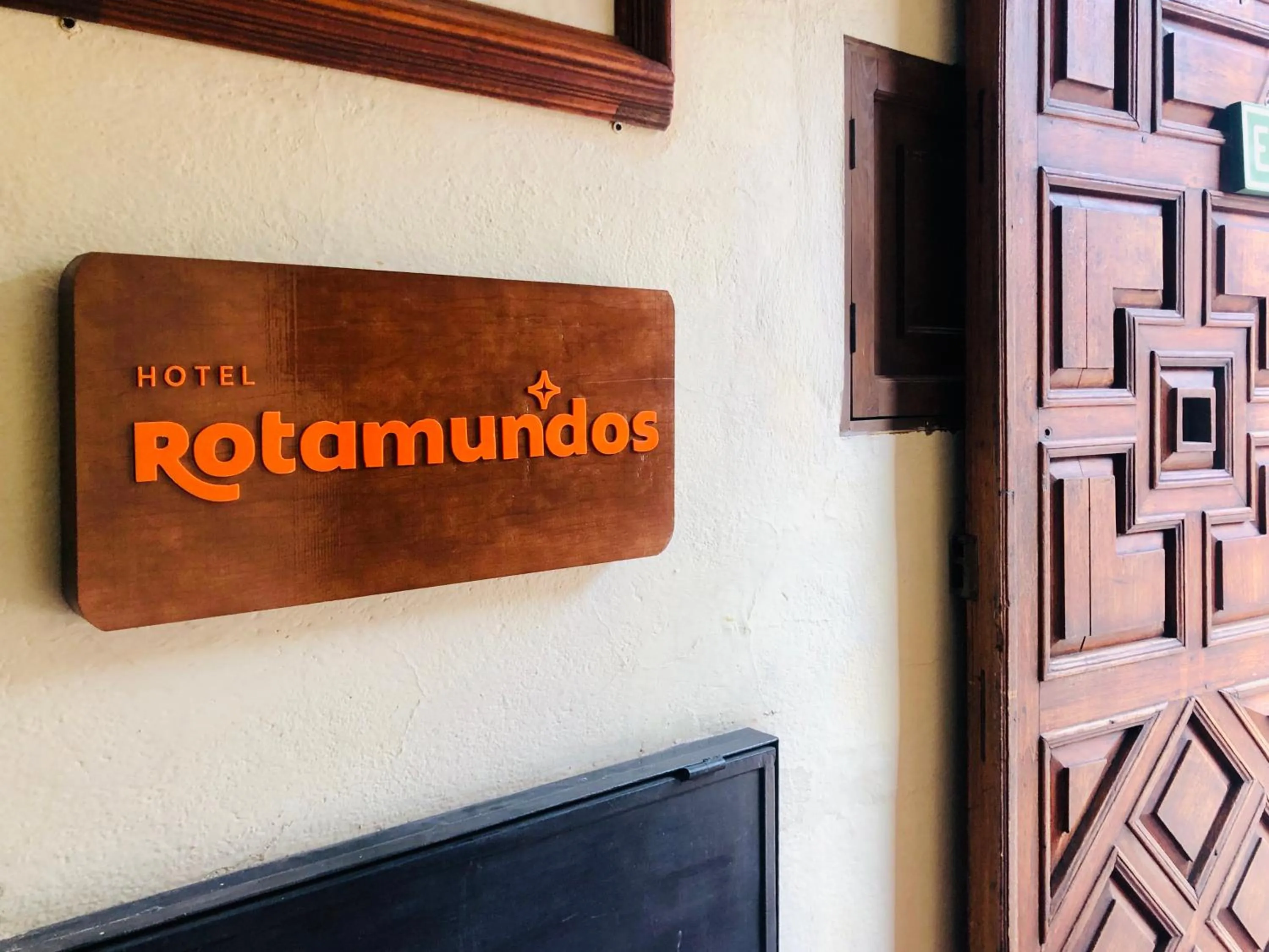 Facade/entrance in Hotel Mansión Virreyes by Rotamundos