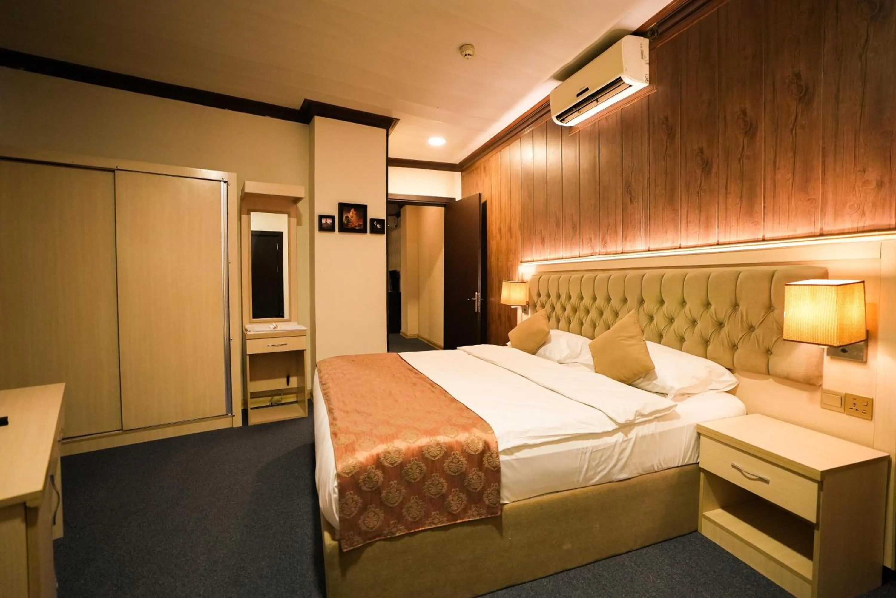 Bedroom, Bed in Hotel Seever
