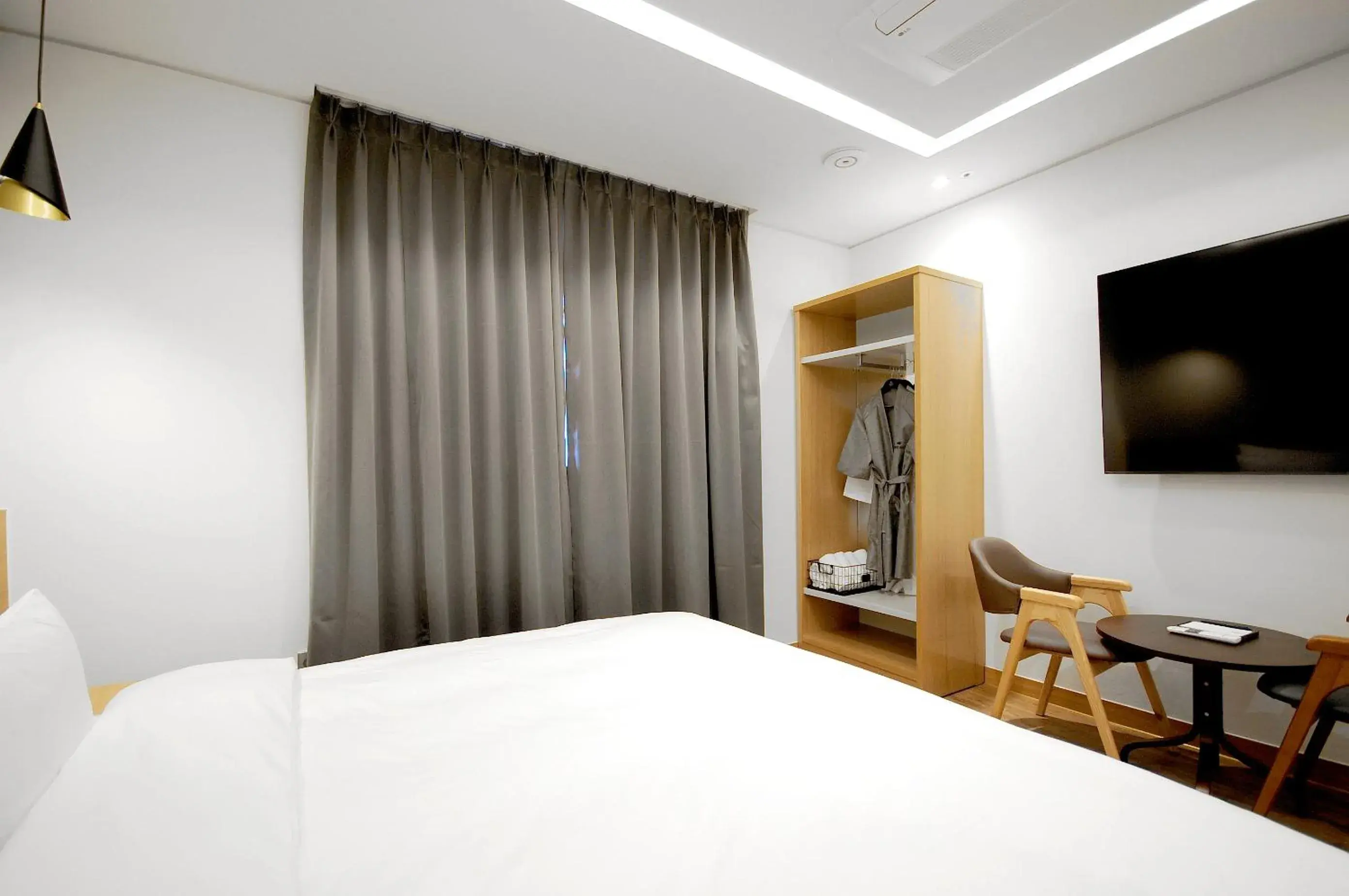 Photo of the whole room, Bed in Gijang Hound Hotel Ilgwang Photo of the whole room, Bed in Gijang Hound Hotel Ilgwang