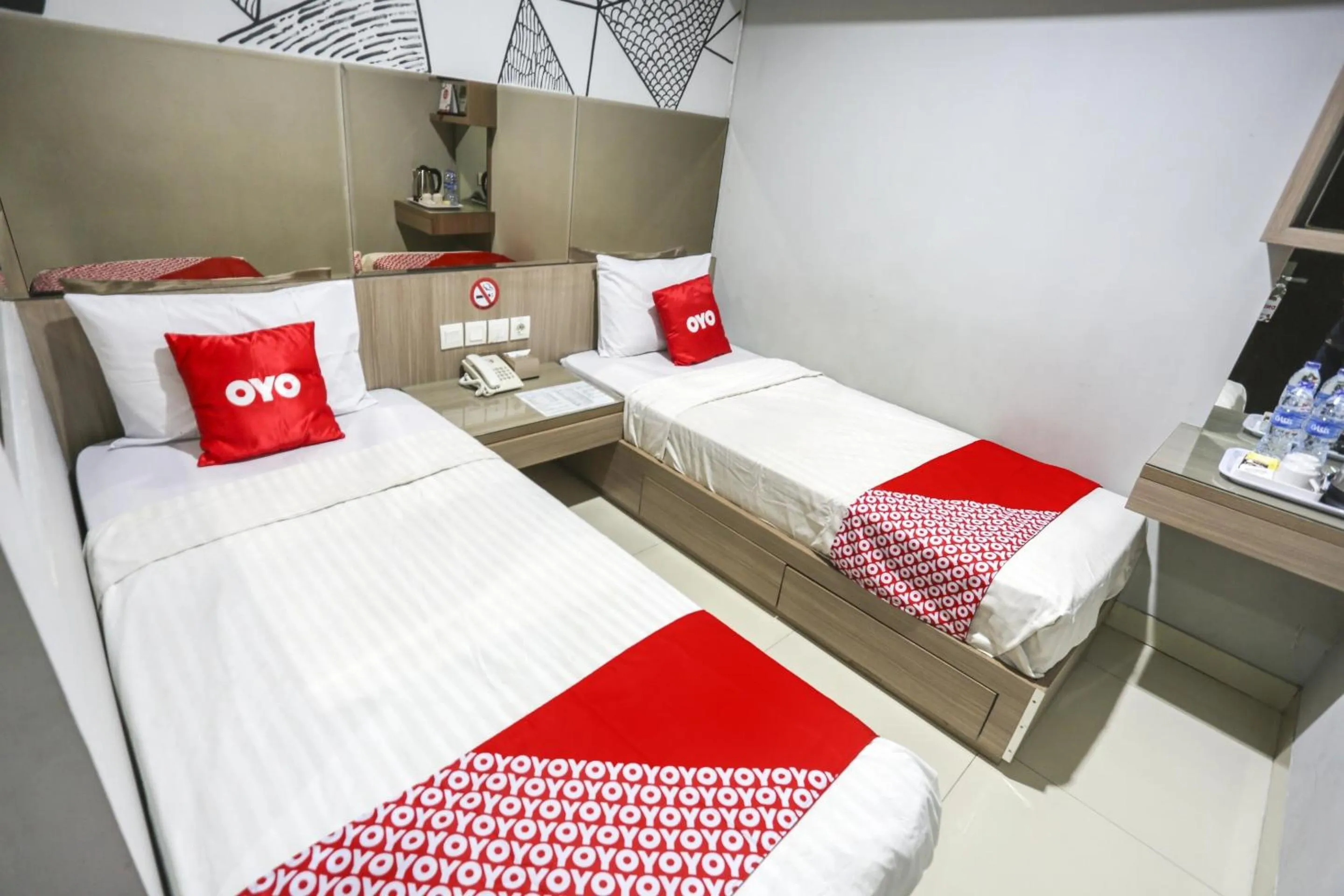 Bedroom in SUPER OYO Capital O 90056 Wisma Kebon Kacang 9