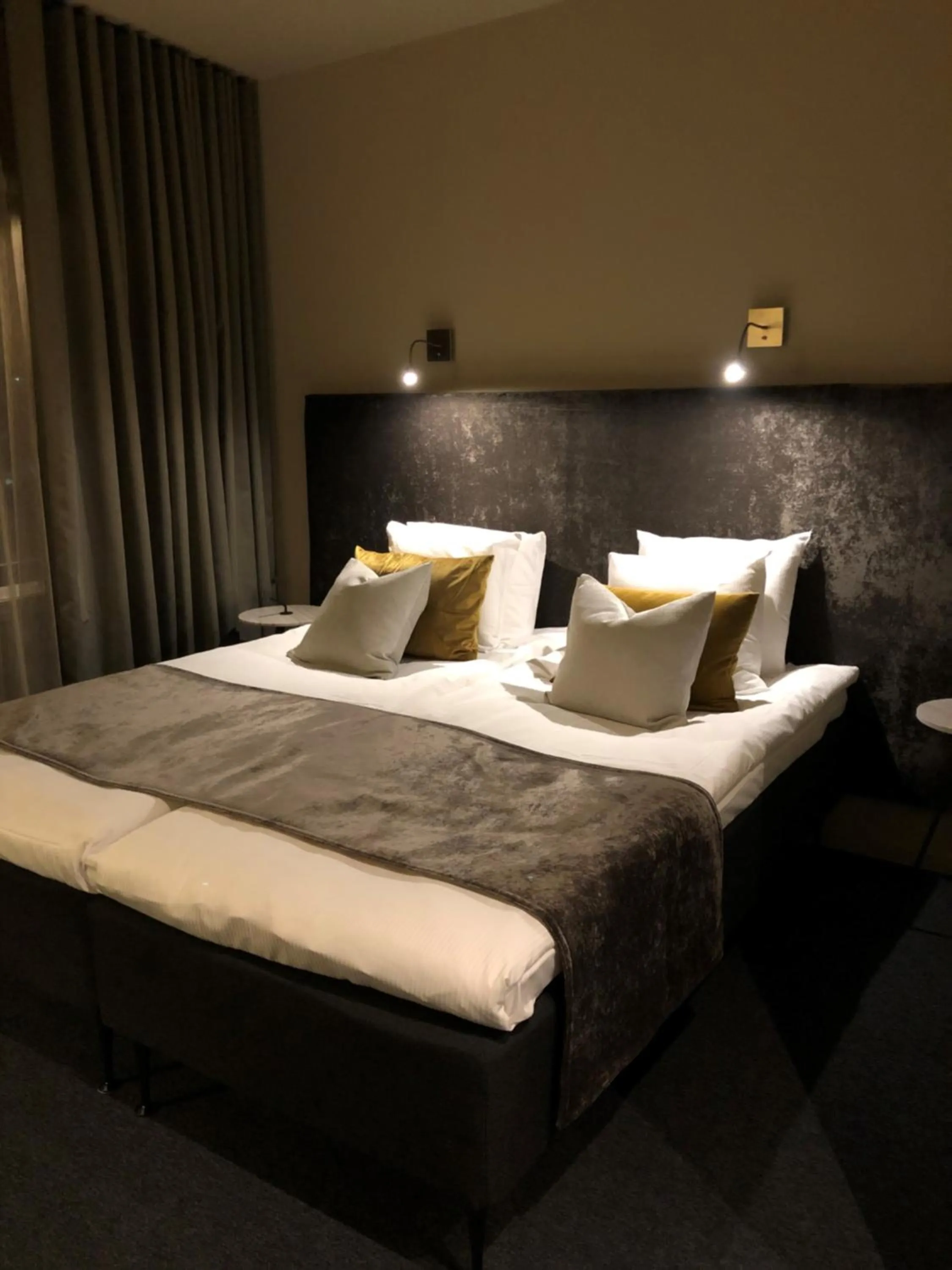 Bed in Hotell Viktors