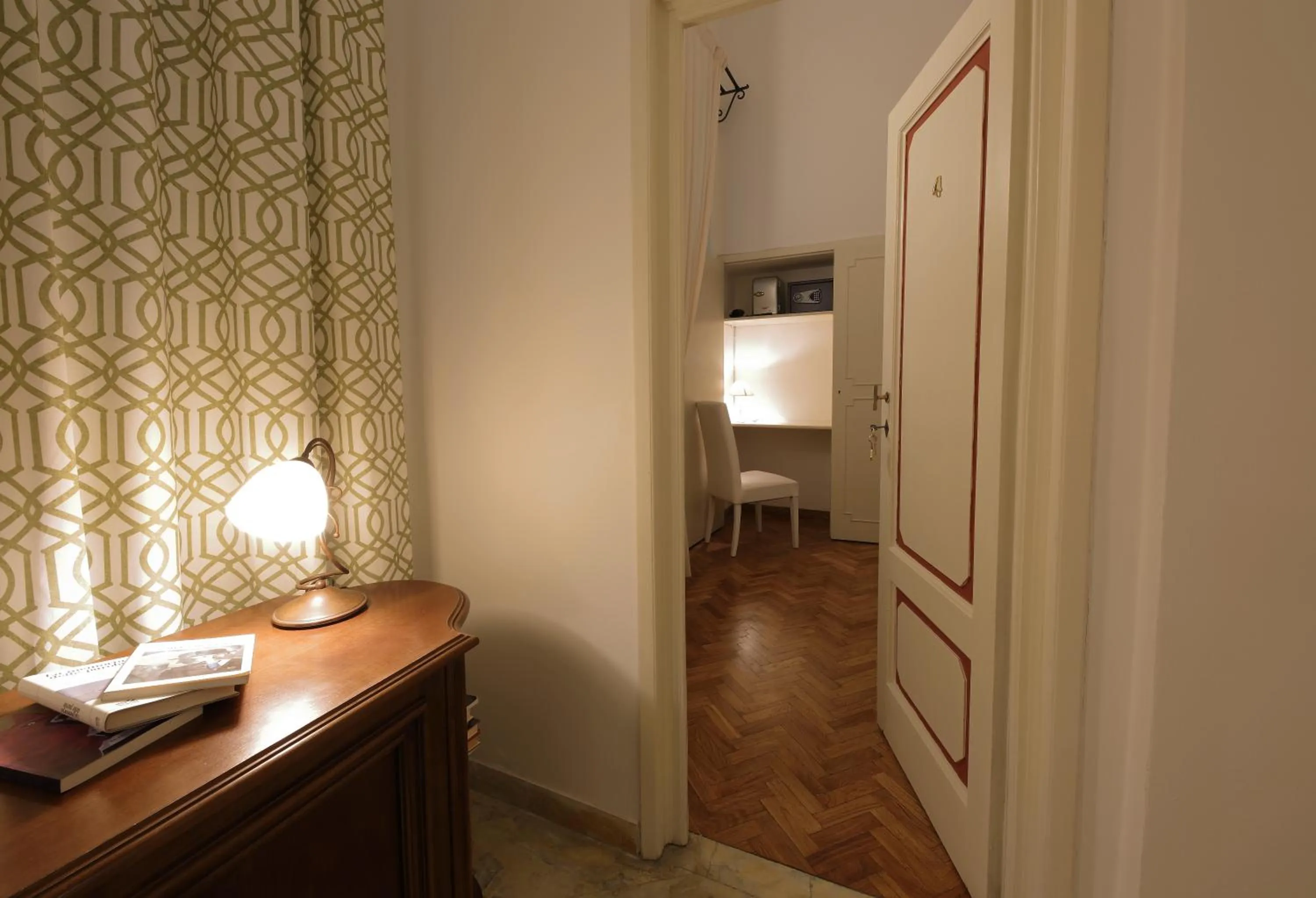 Bed in Corsini Tintori