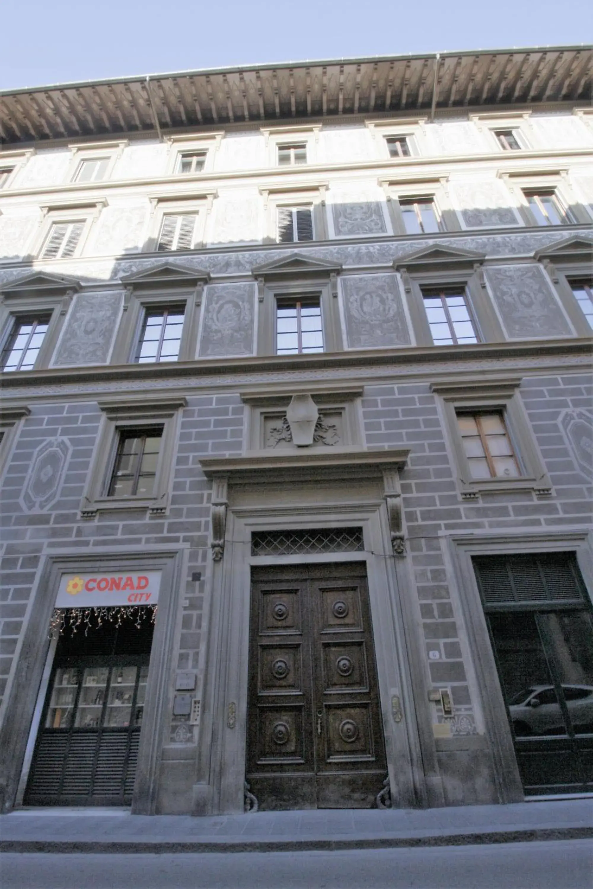 Property building in Corsini Tintori Property building in Corsini Tintori