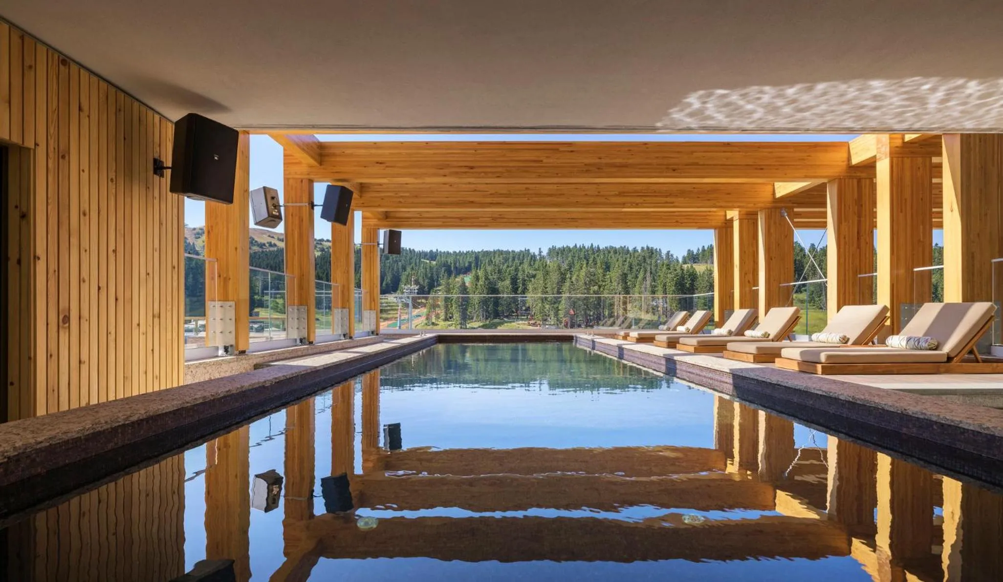 Swimming pool in Viceroy Kopaonik Resort & Spa