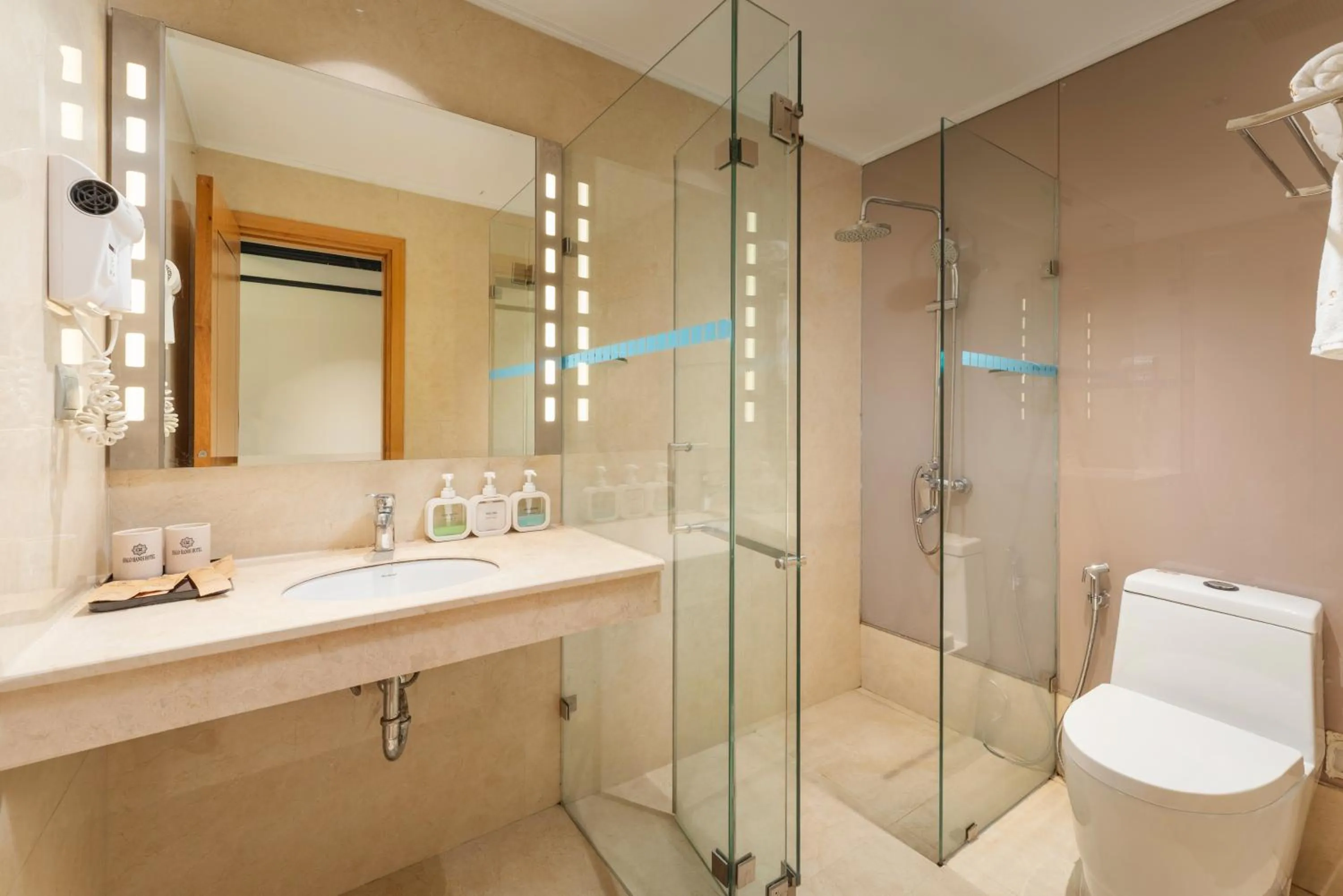 Toilet in HALO HANOI HOTEL