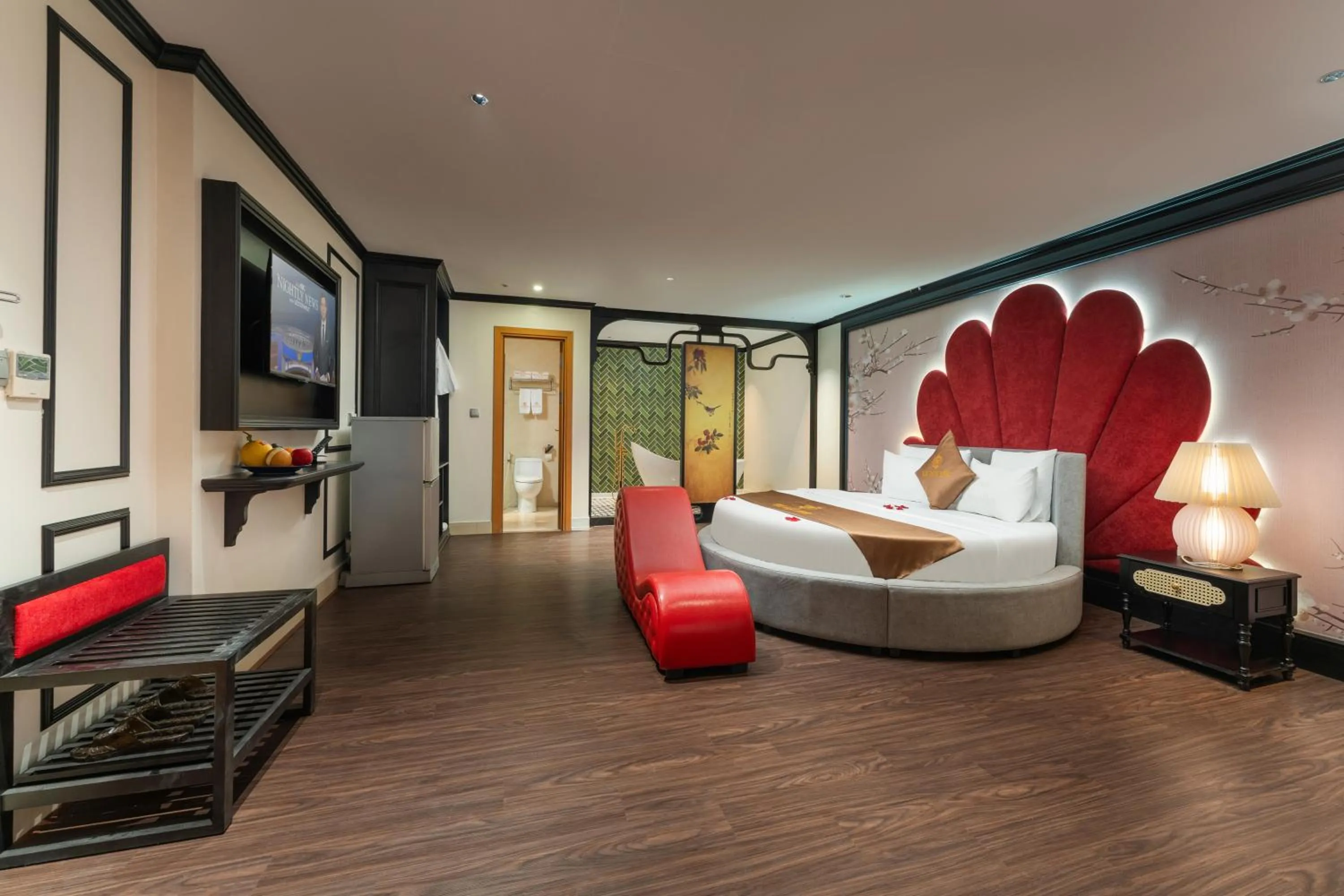 Shower in HALO HANOI HOTEL