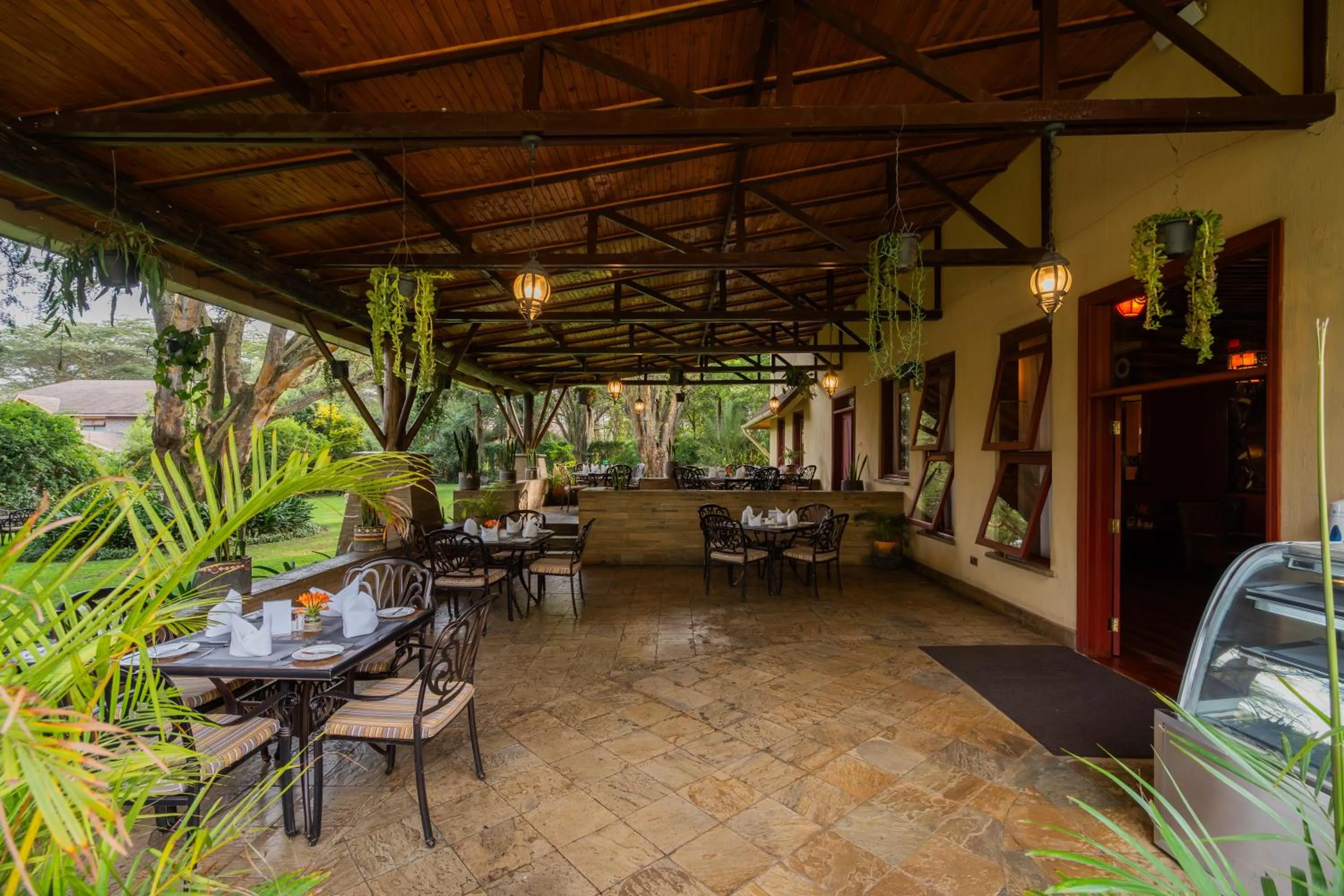 Restaurant/places to eat in Enashipai Resort & Spa