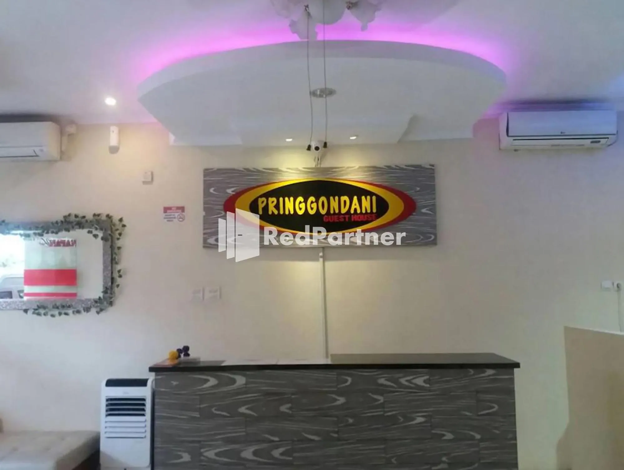 Lobby or reception in Pringgondani Guest House At Pandanaran Hills Semarang