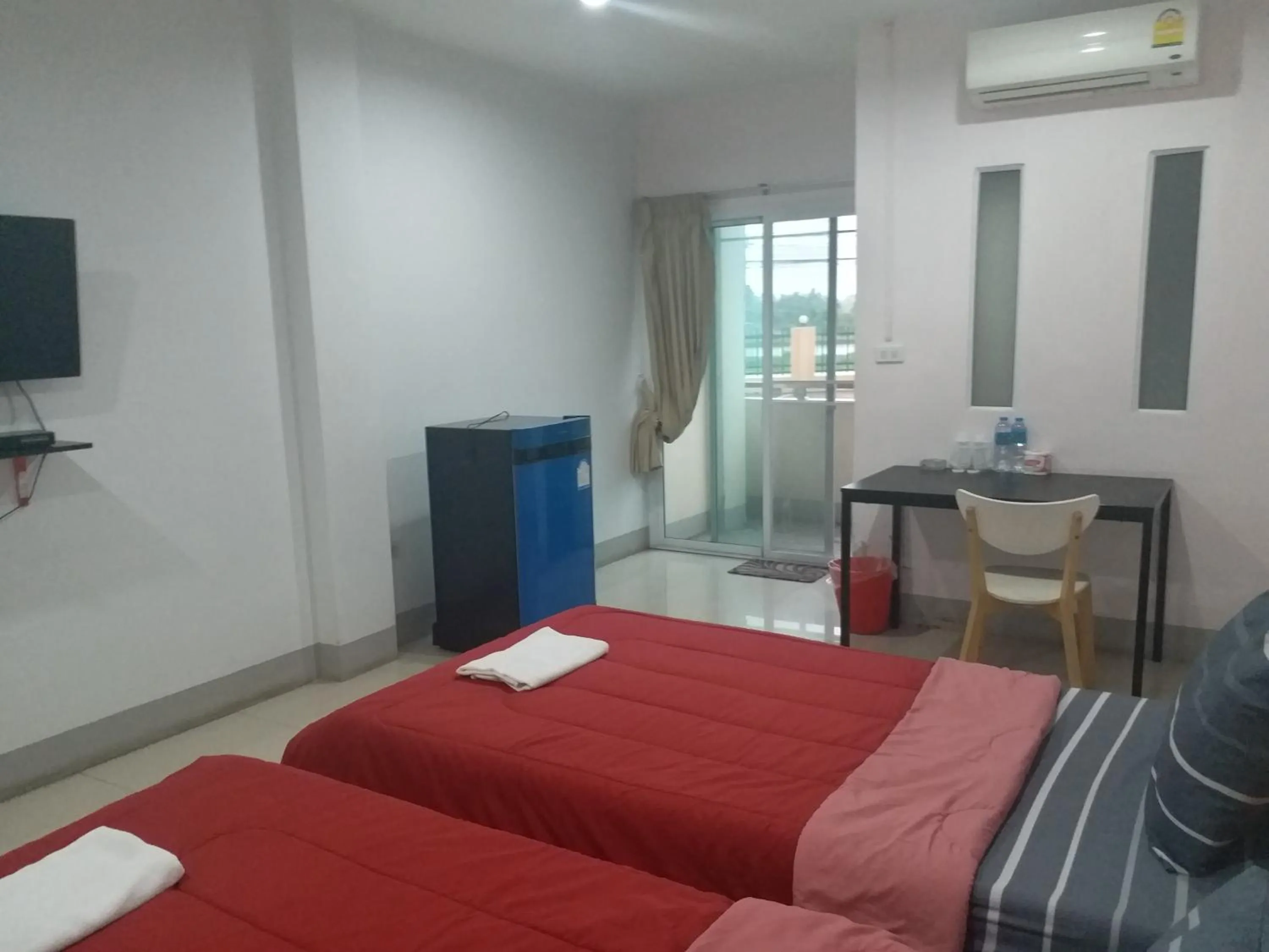 Bedroom, Bed in Chawalee Place