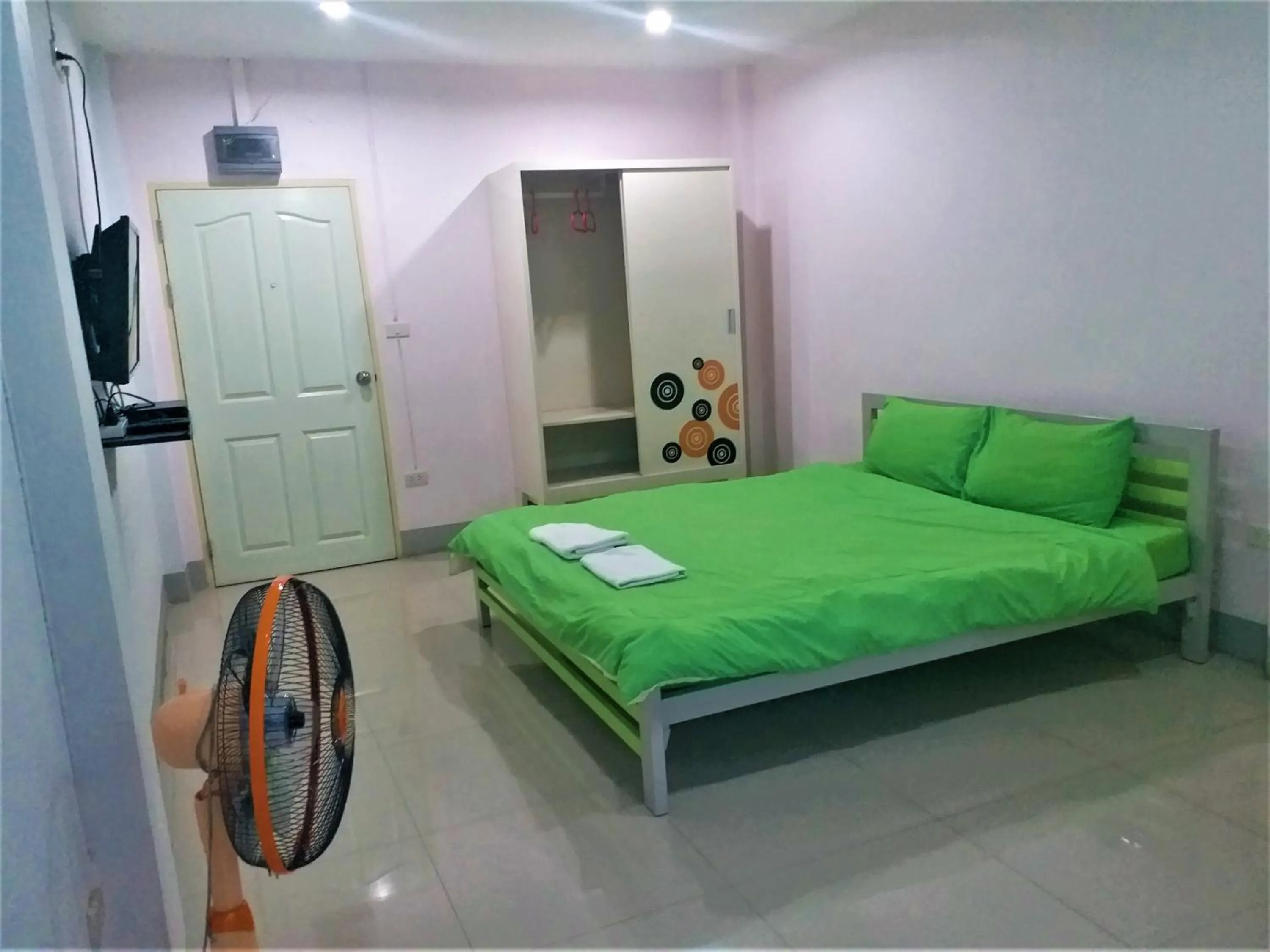 Bedroom, Bed in Chawalee Place