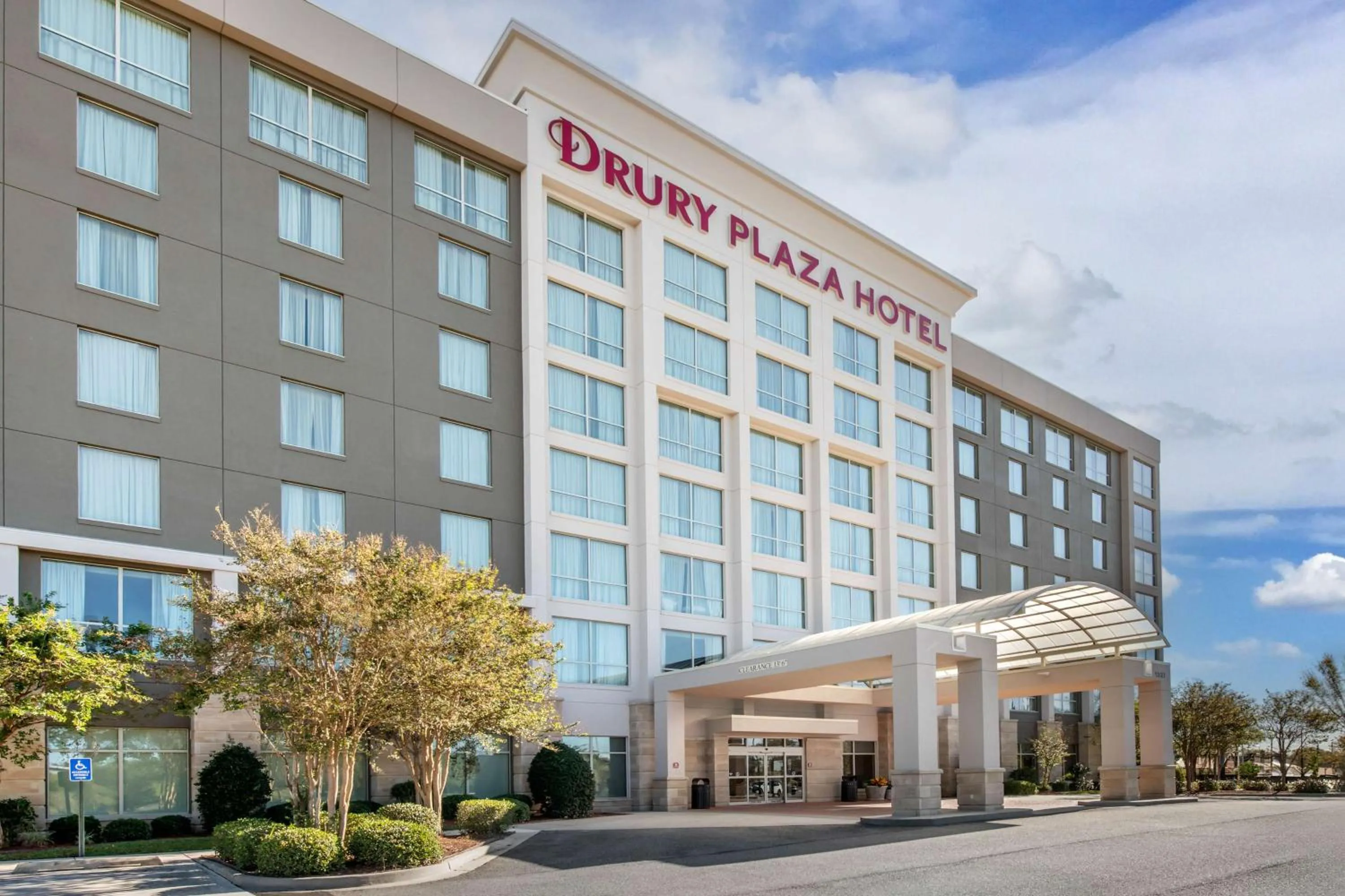 Property building in Drury Plaza Hotel Valdosta