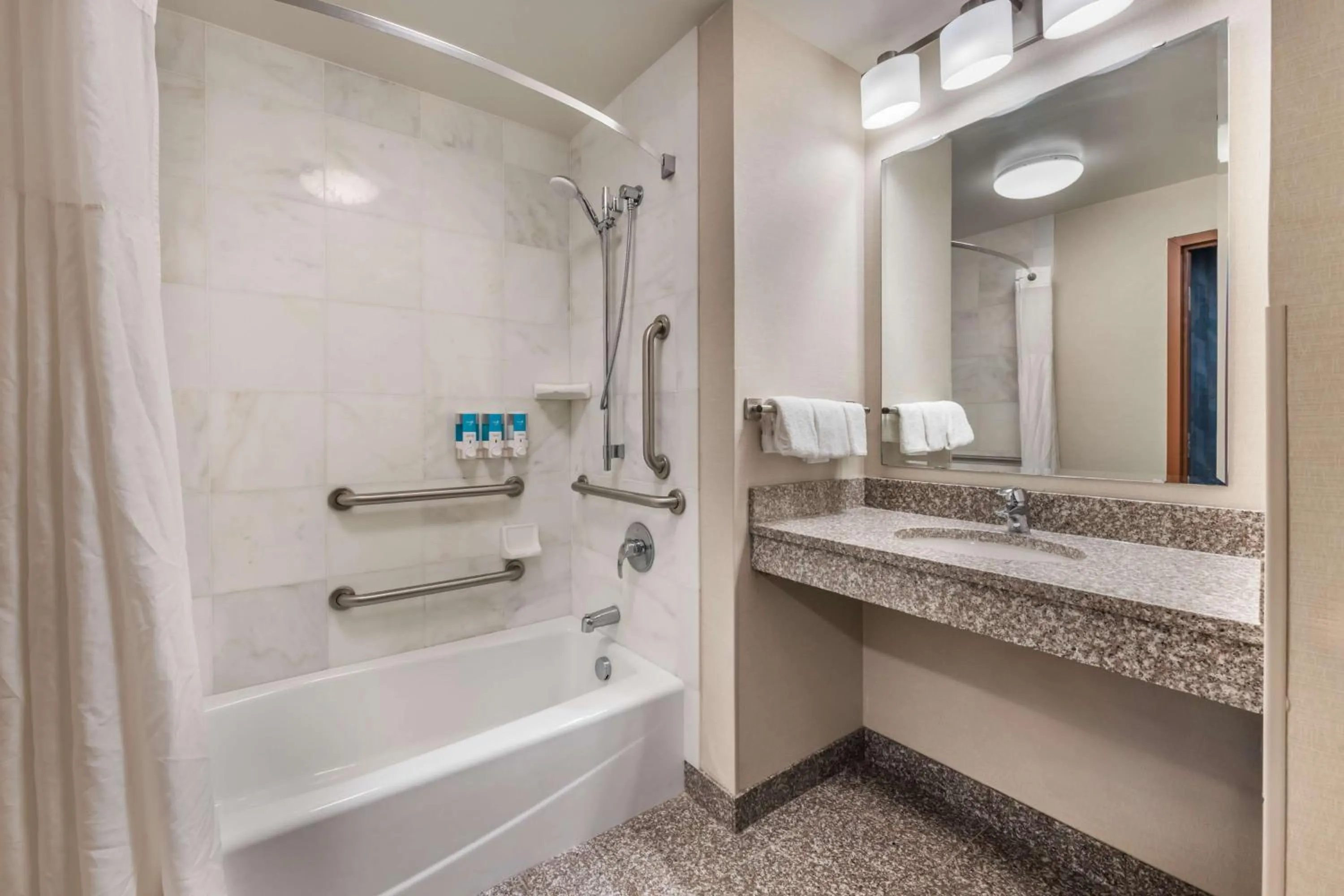 Bathroom in Drury Plaza Hotel Valdosta