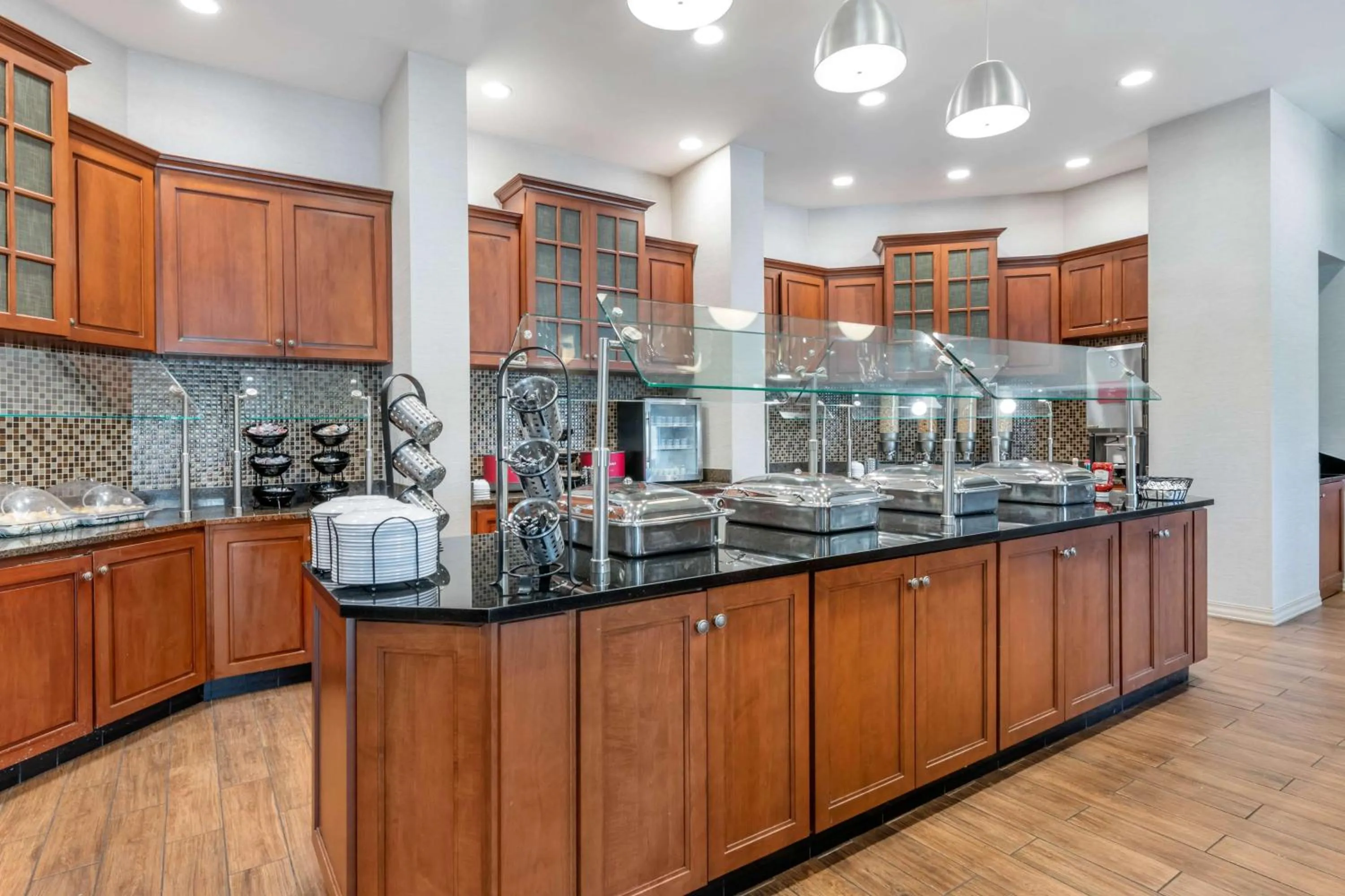 Breakfast in Drury Plaza Hotel Valdosta