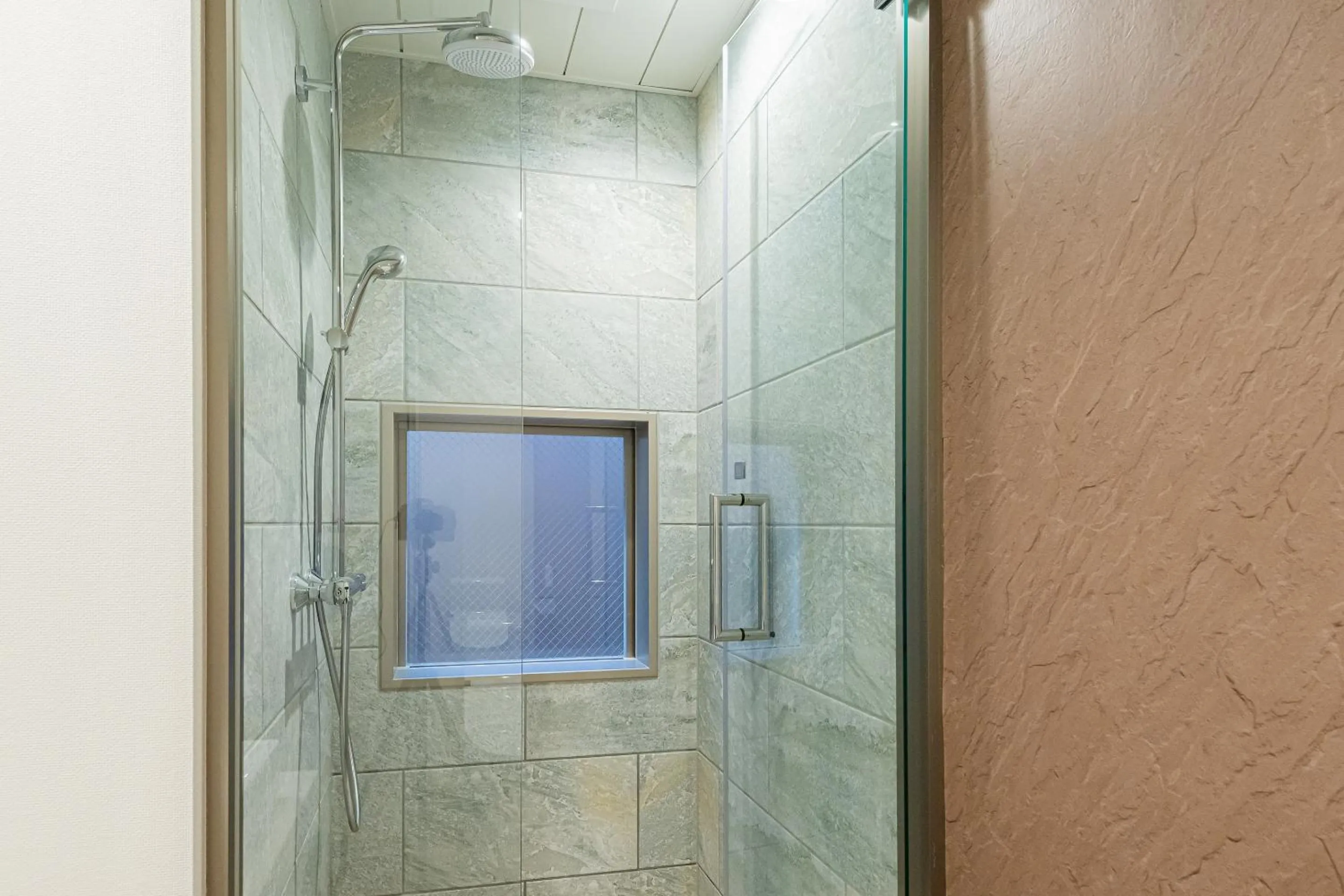 Shower in Seiei Hotel Kyoto Kawaramachi