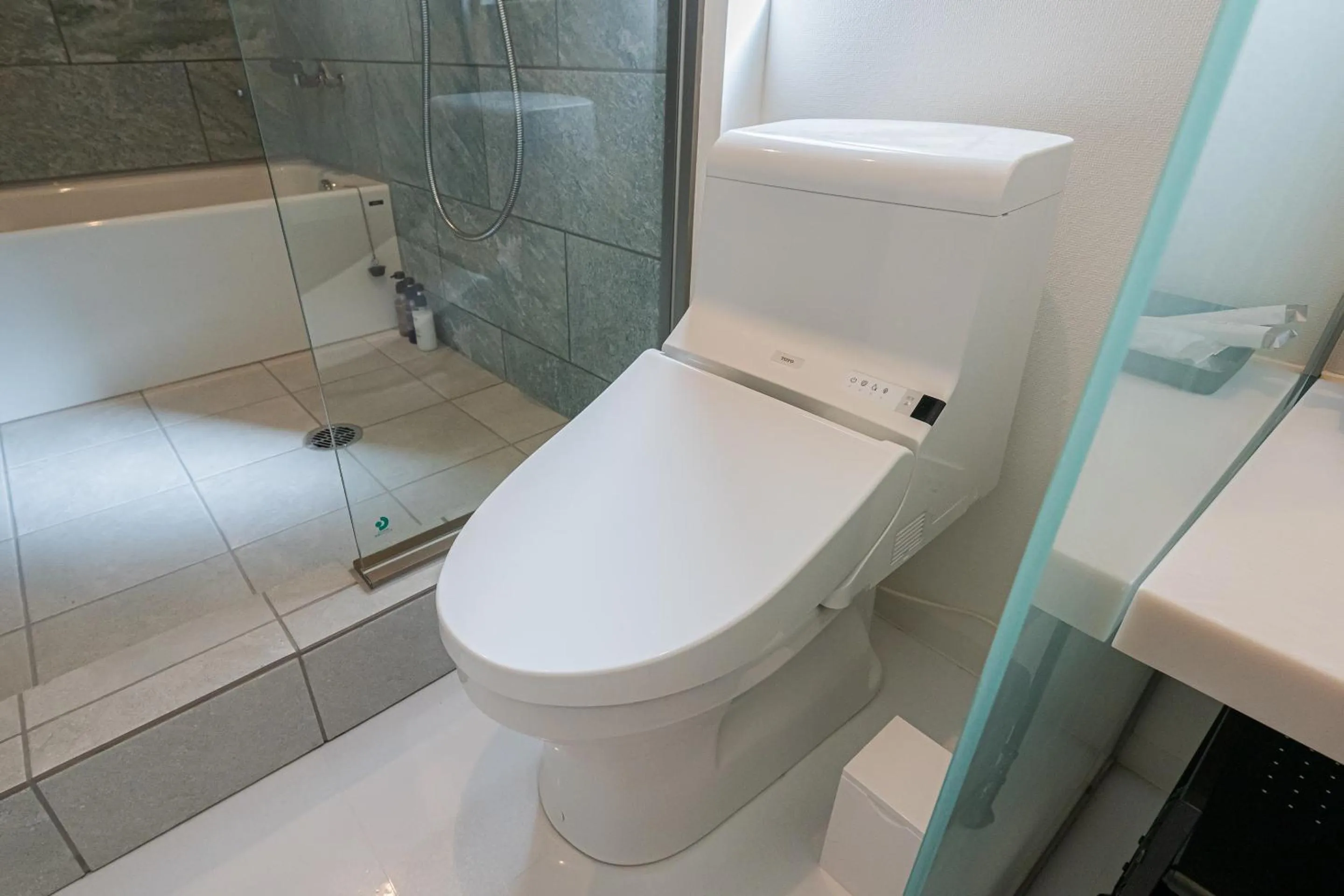 Toilet in Seiei Hotel Kyoto Kawaramachi