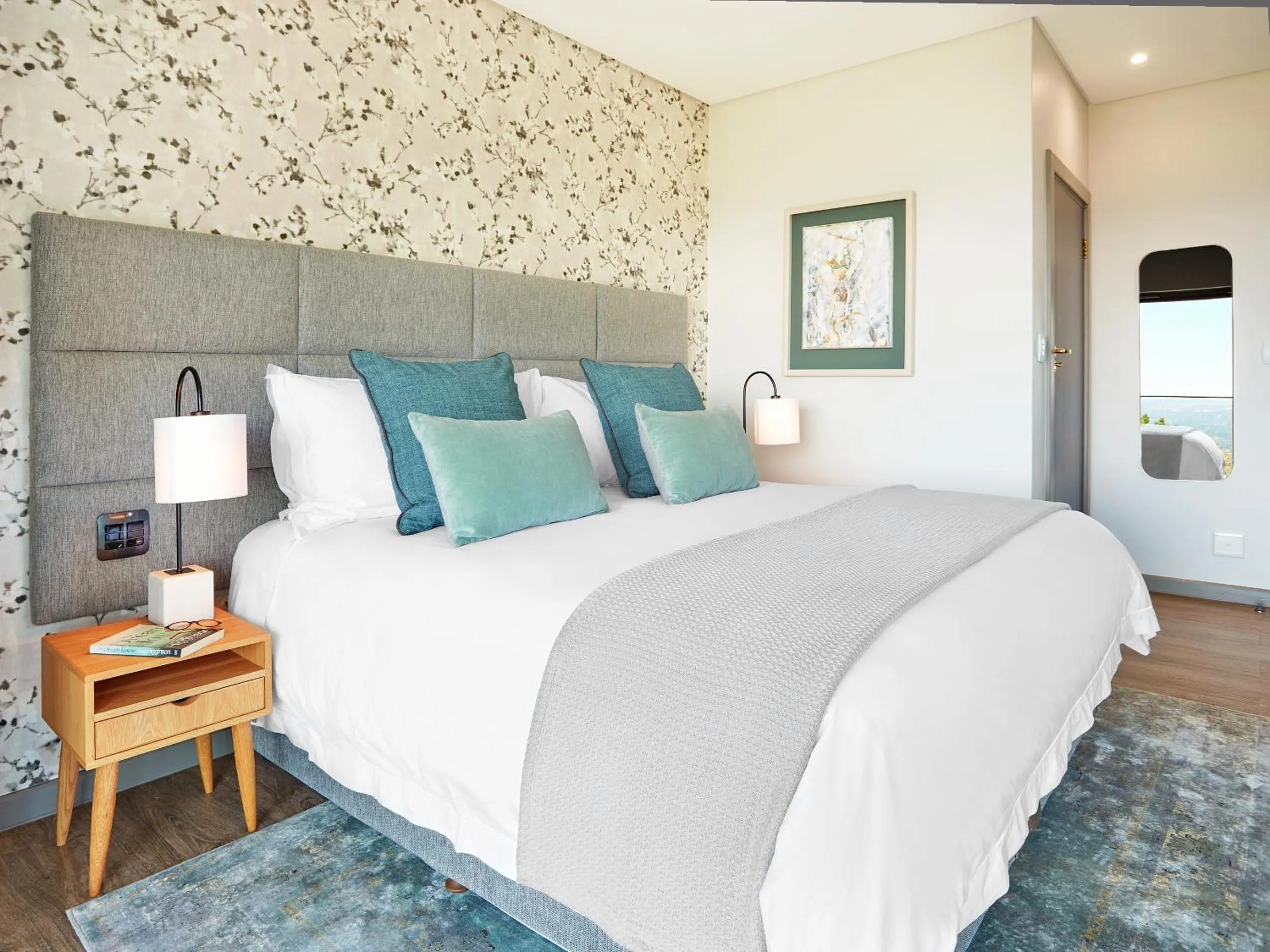 Bed in The Cliffside Boutique Getaway