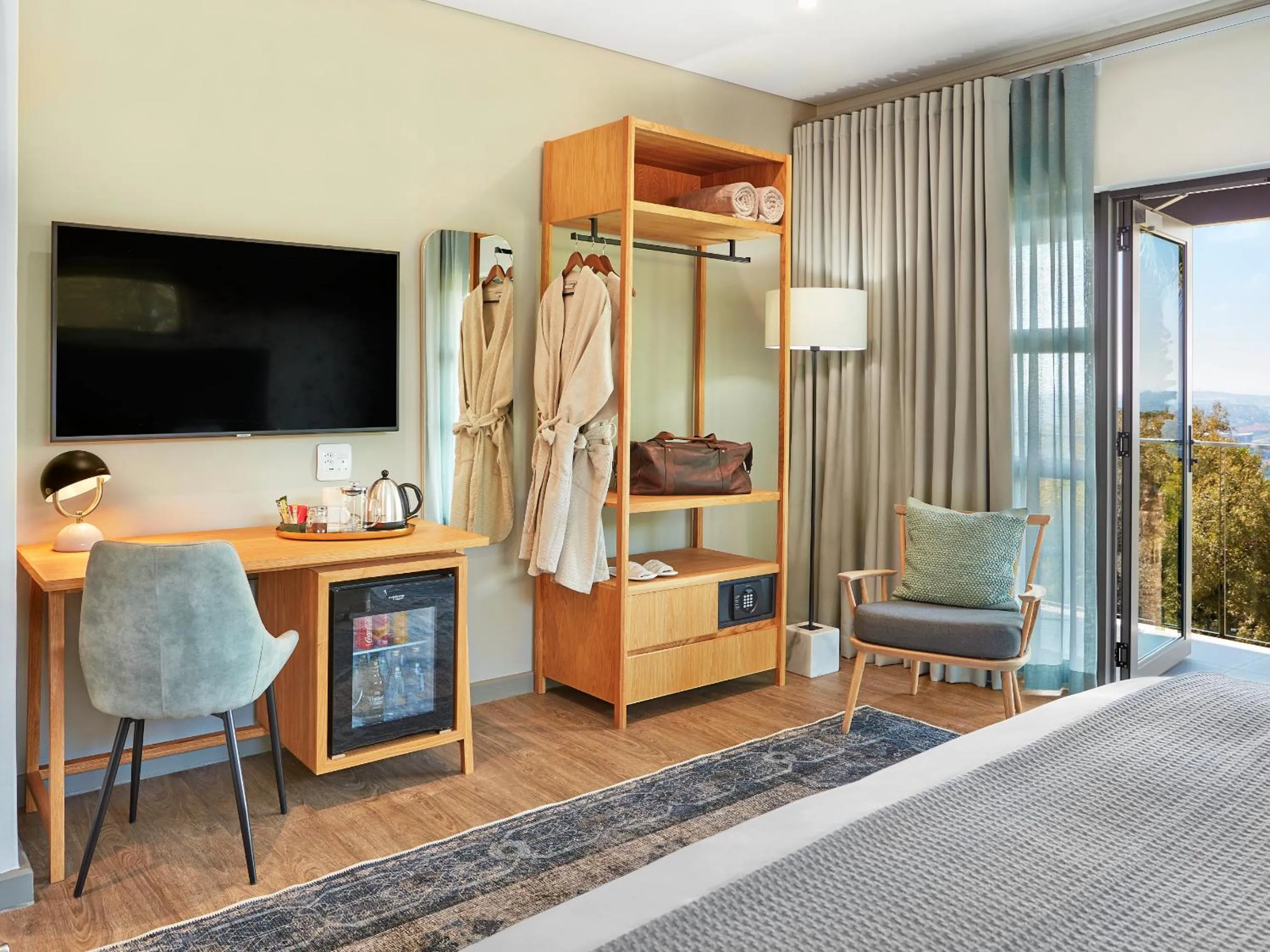 Bedroom, Bed in The Cliffside Boutique Getaway