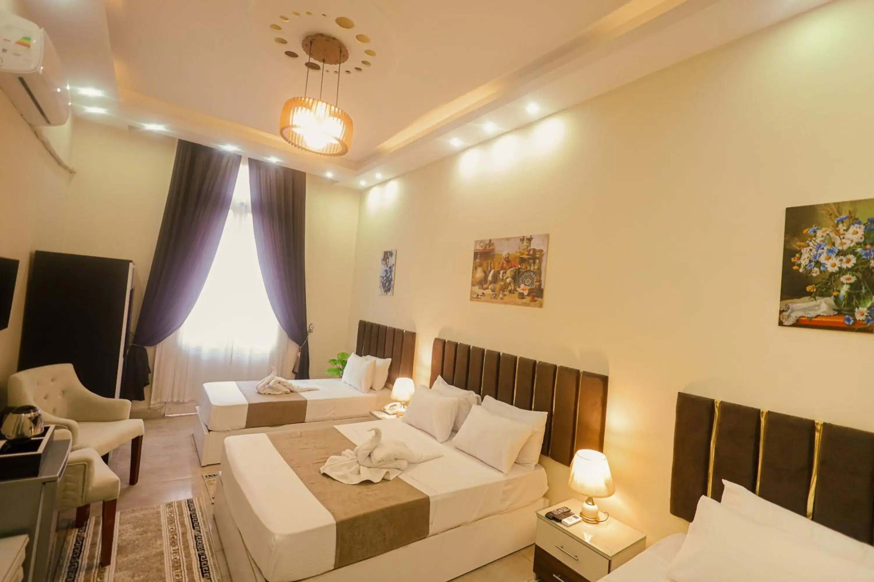 Deluxe Family Room in Victory Downtown Hotel Deluxe Family Room in Victory Downtown Hotel