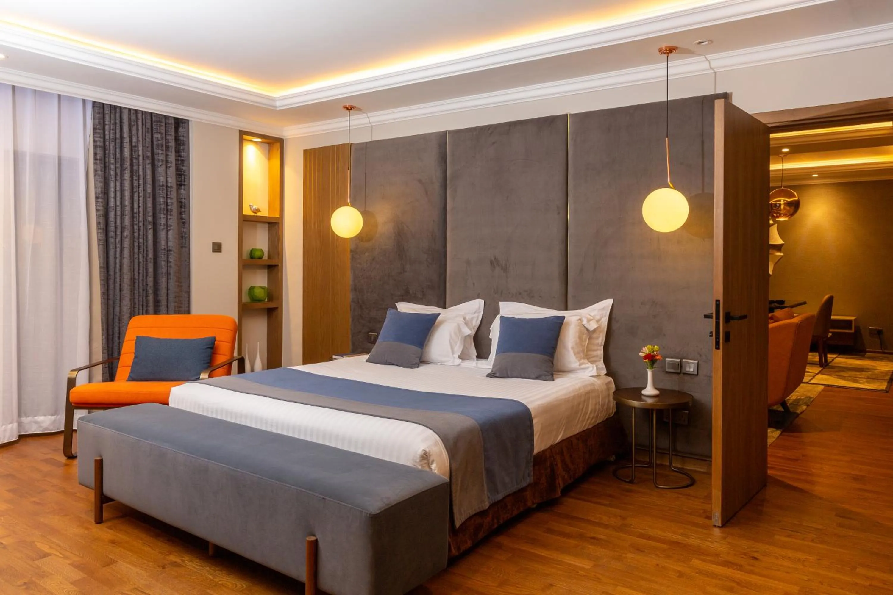 Bed in Alba Hotel Meru