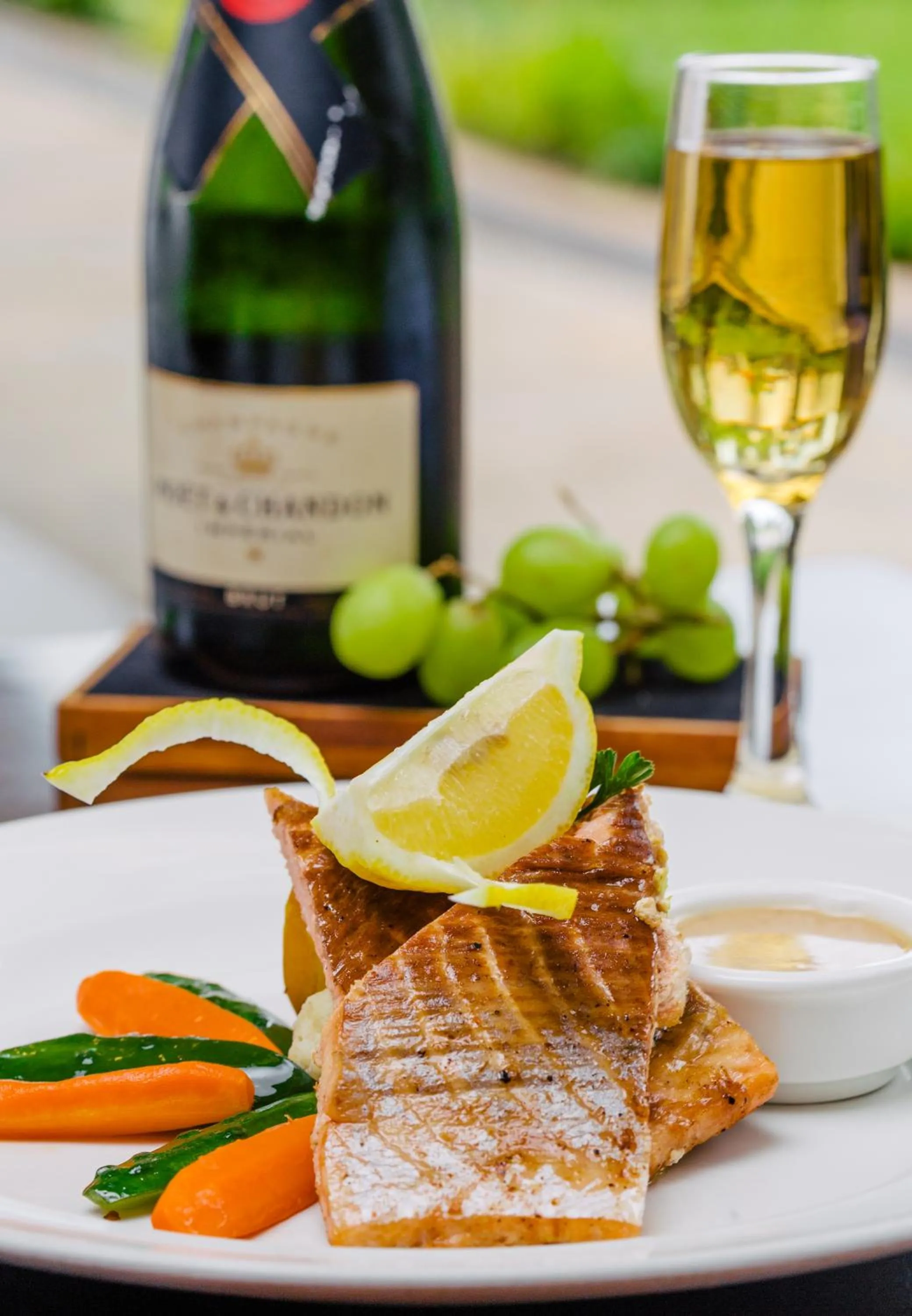 Lunch in Alba Hotel Meru