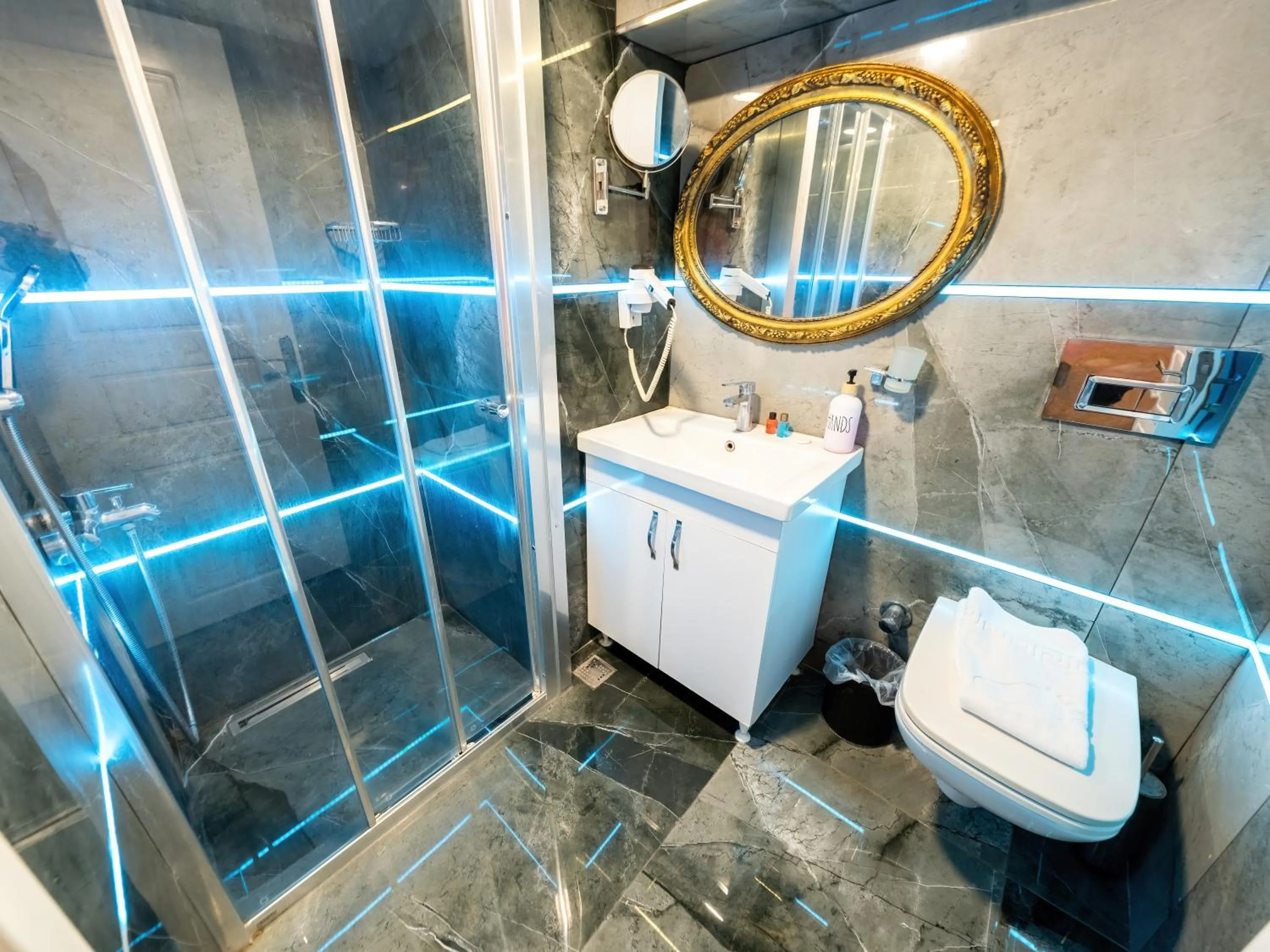 Shower in Diamond Royal Hotel