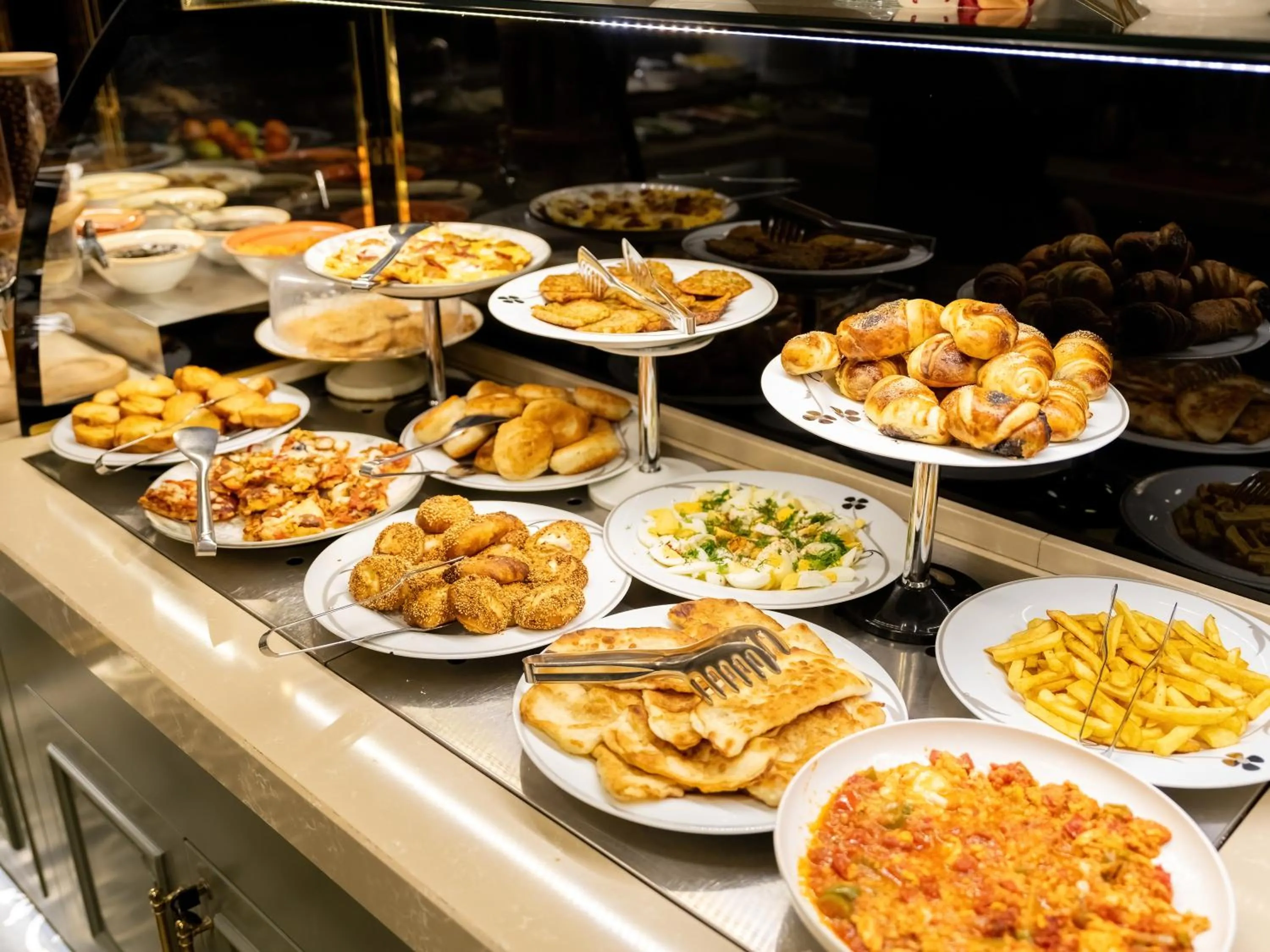 Breakfast in Diamond Royal Hotel