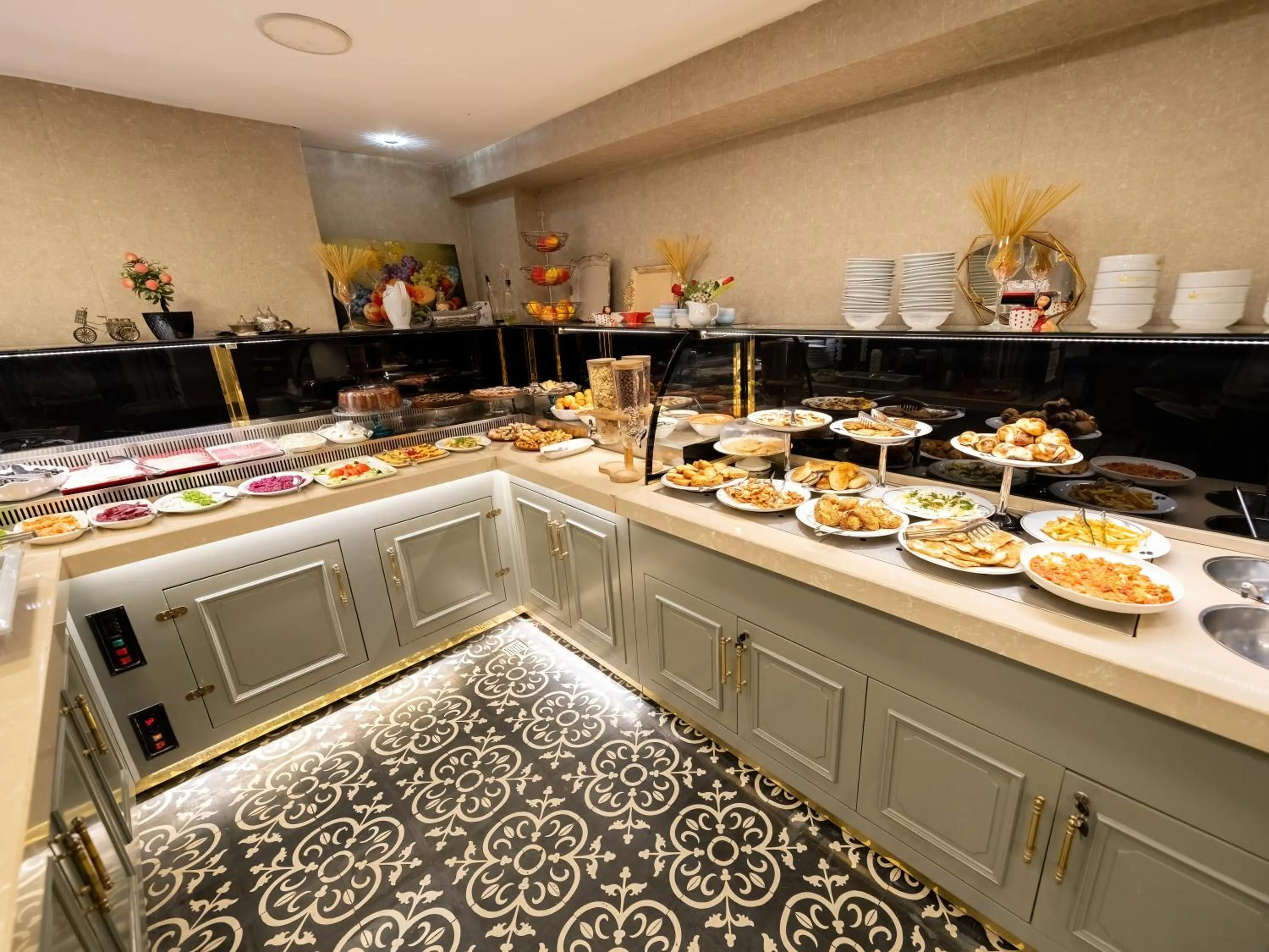 Buffet breakfast in Diamond Royal Hotel